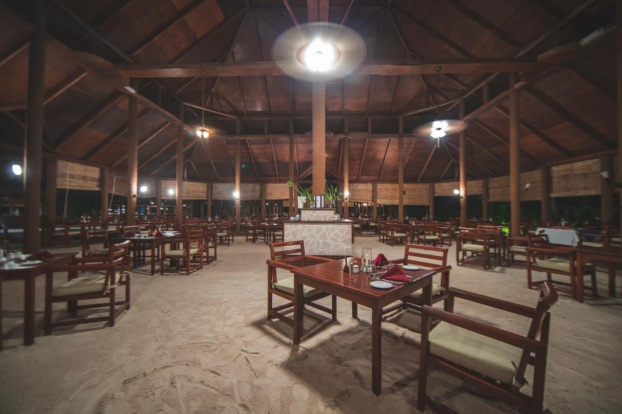 Restaurant/places to eat in Filitheyo Island Resort