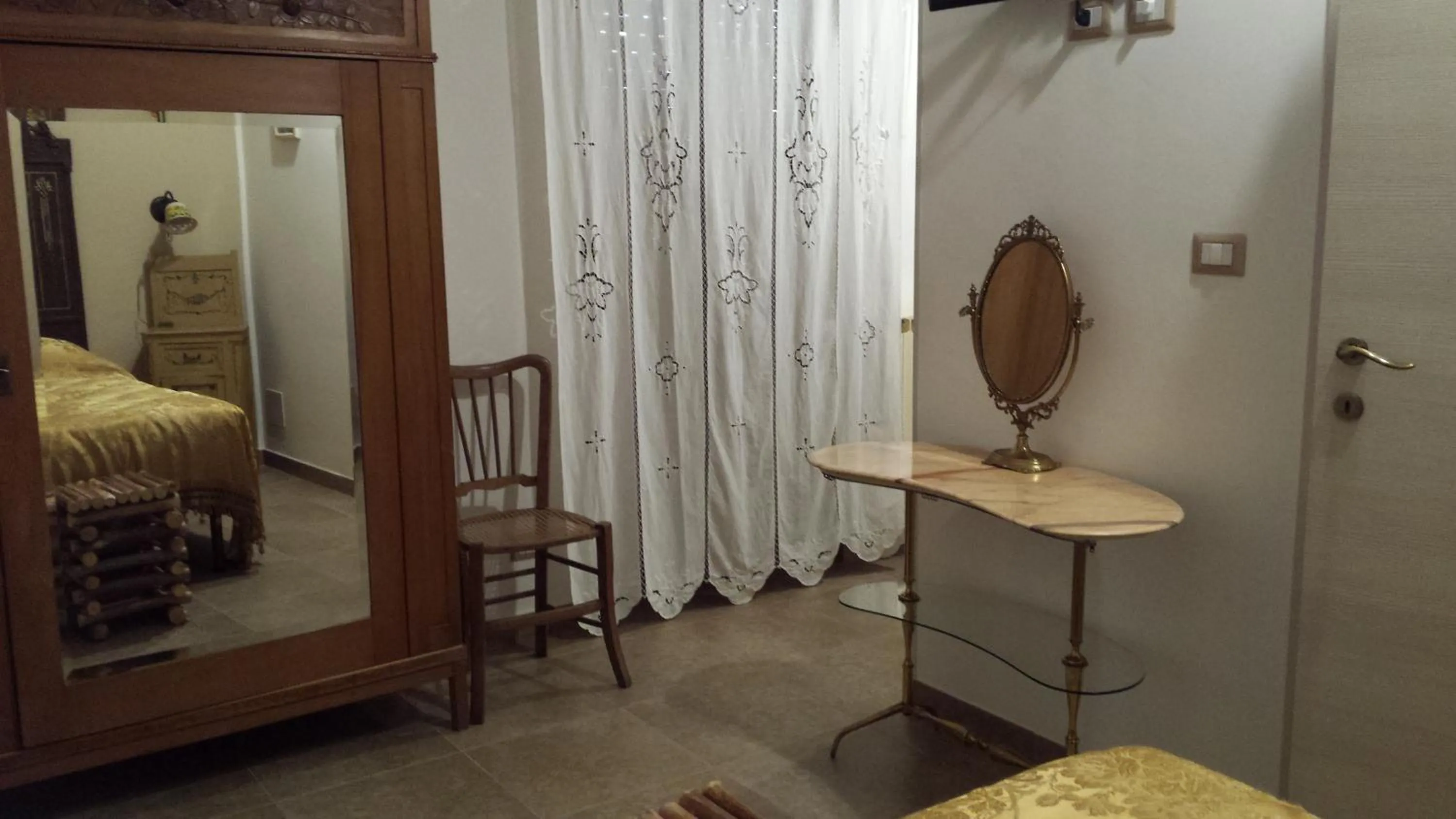 Photo of the whole room, Bed in Zù Mariu B&B