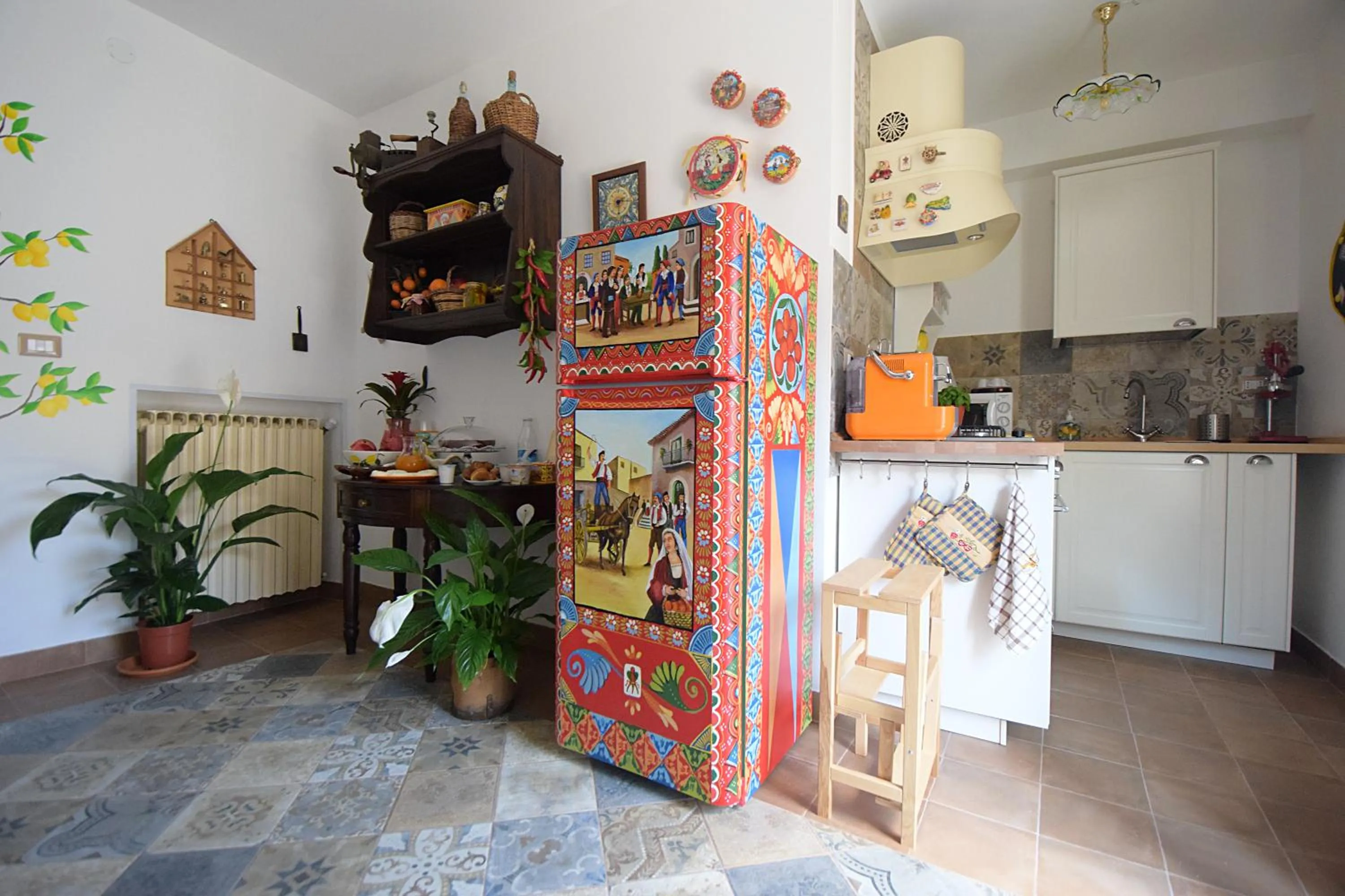Communal kitchen in Zù Mariu B&B