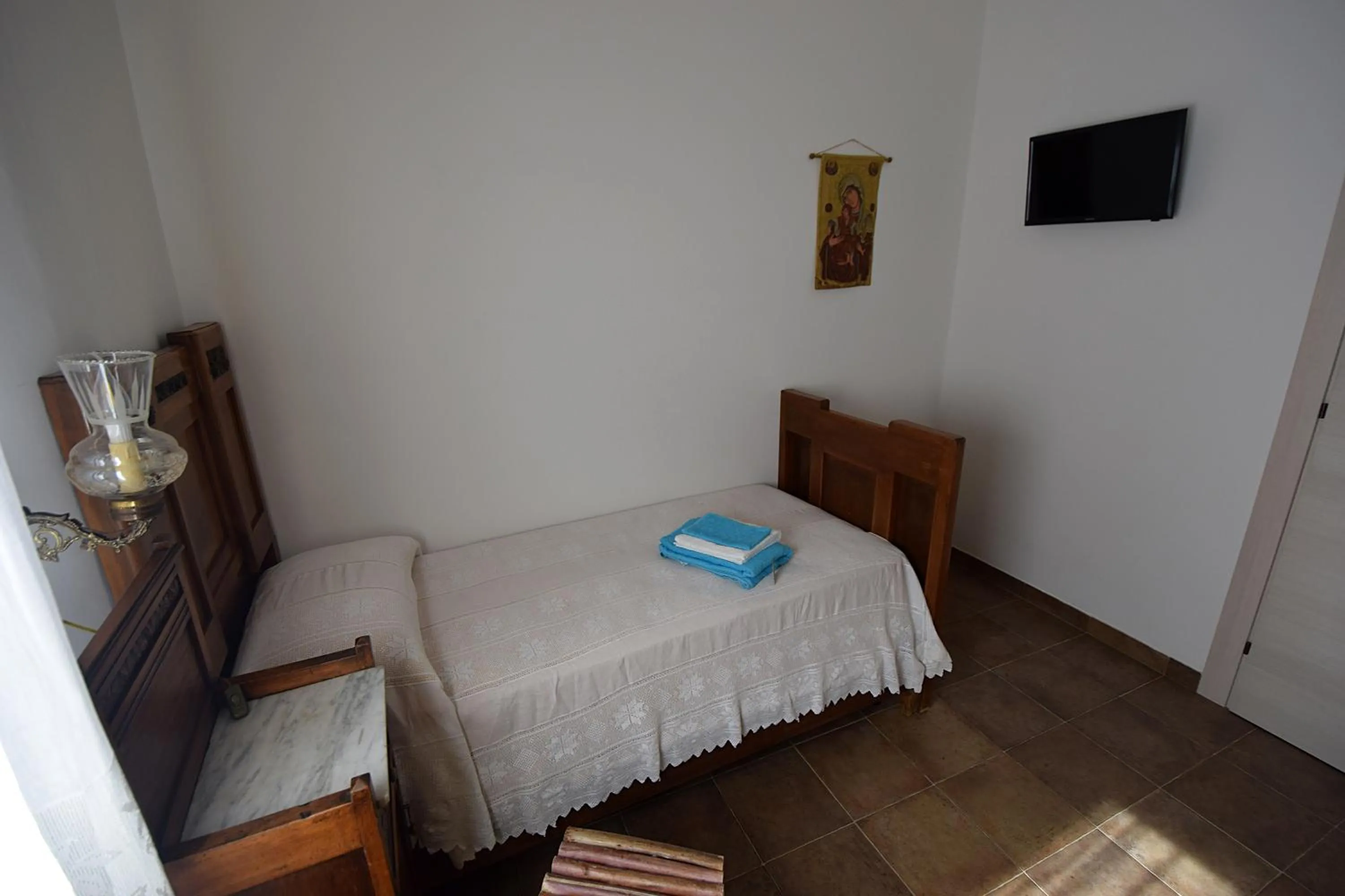 Photo of the whole room, Bed in Zù Mariu B&B