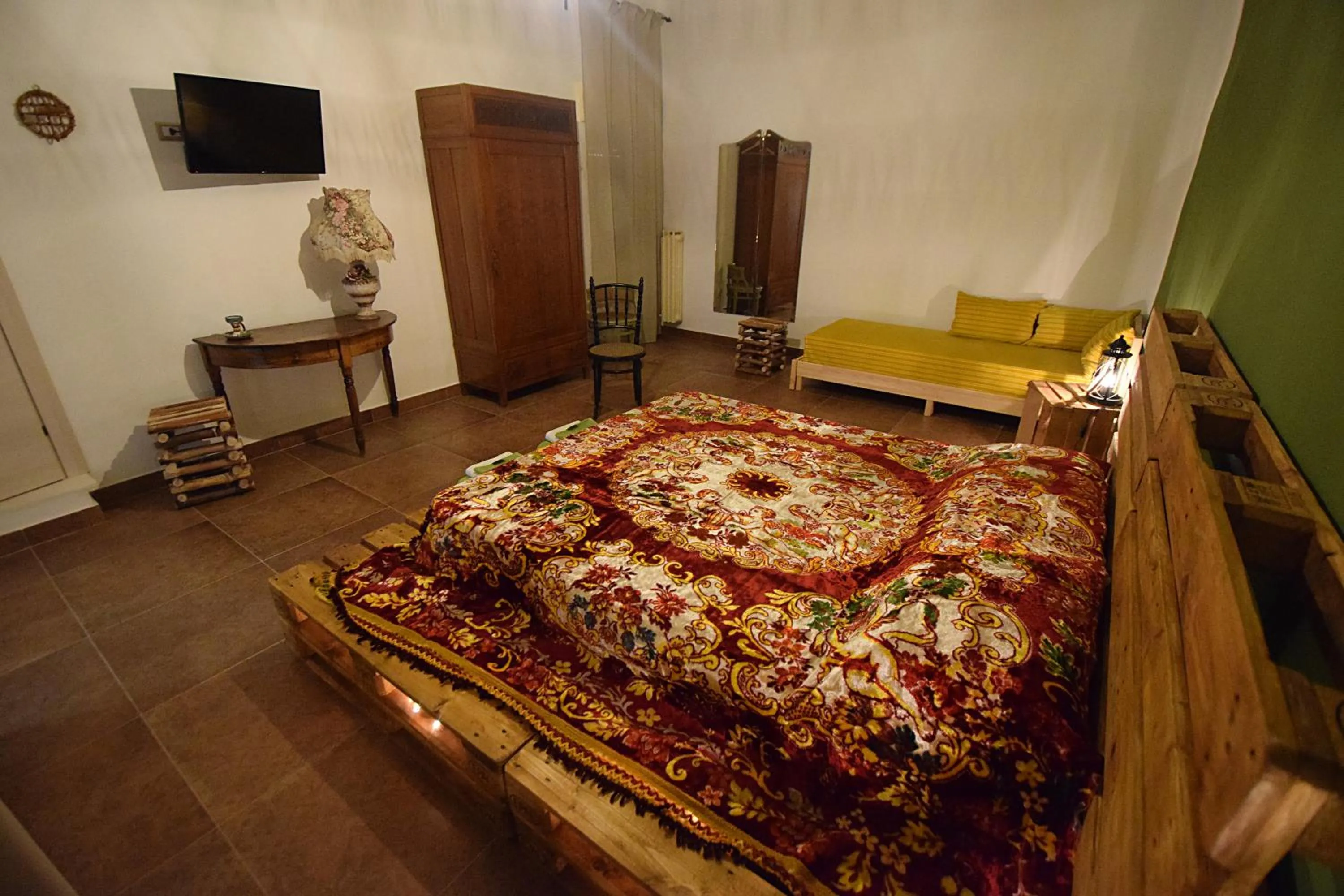 Photo of the whole room, Bed in Zù Mariu B&B