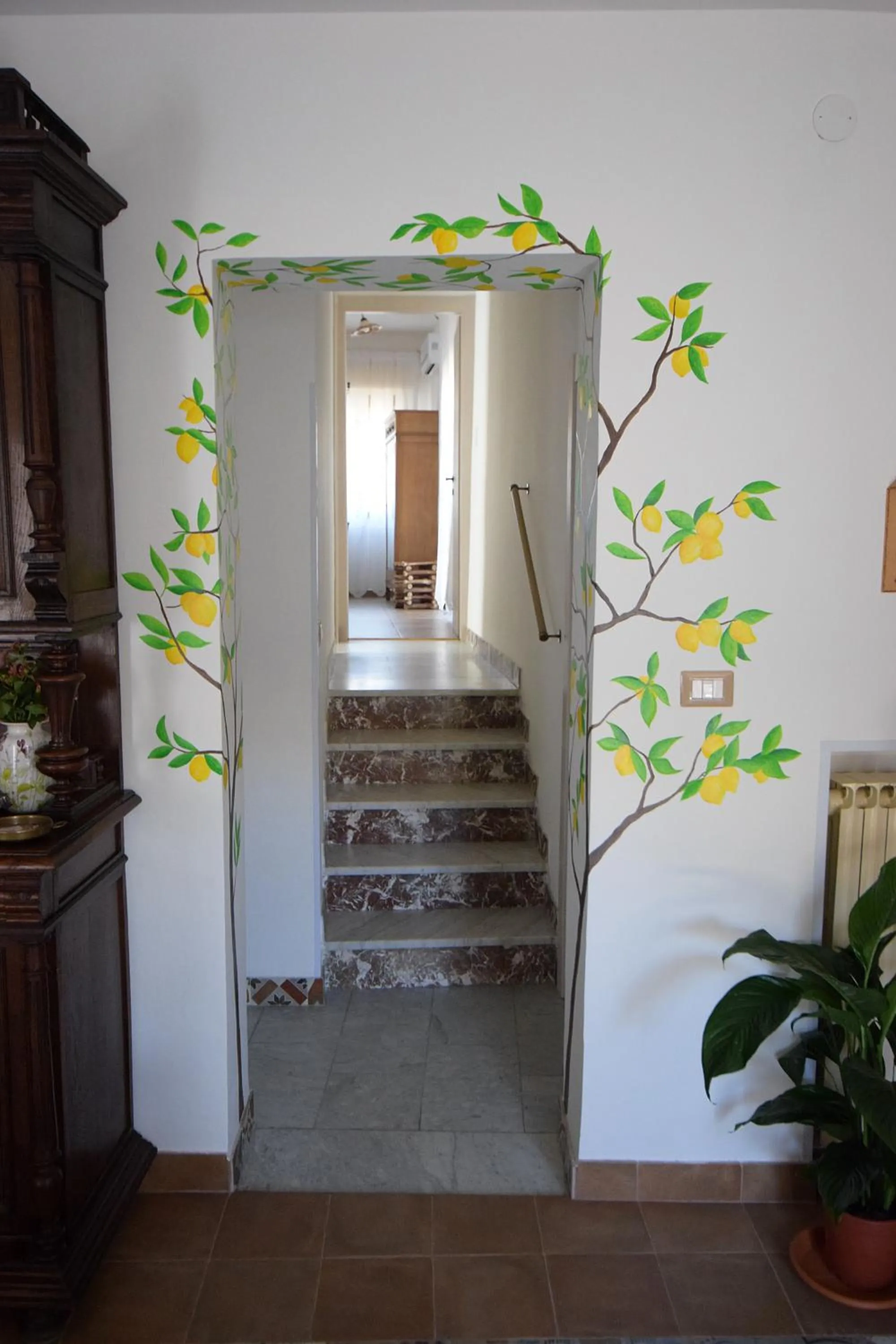 Decorative detail in Zù Mariu B&B