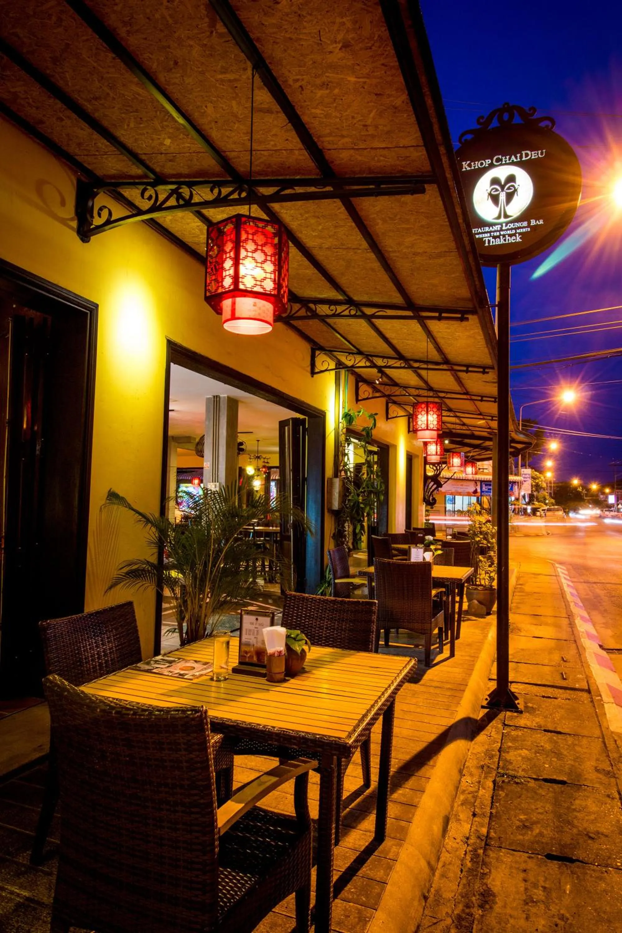 Restaurant/places to eat in Inthira Thakhek