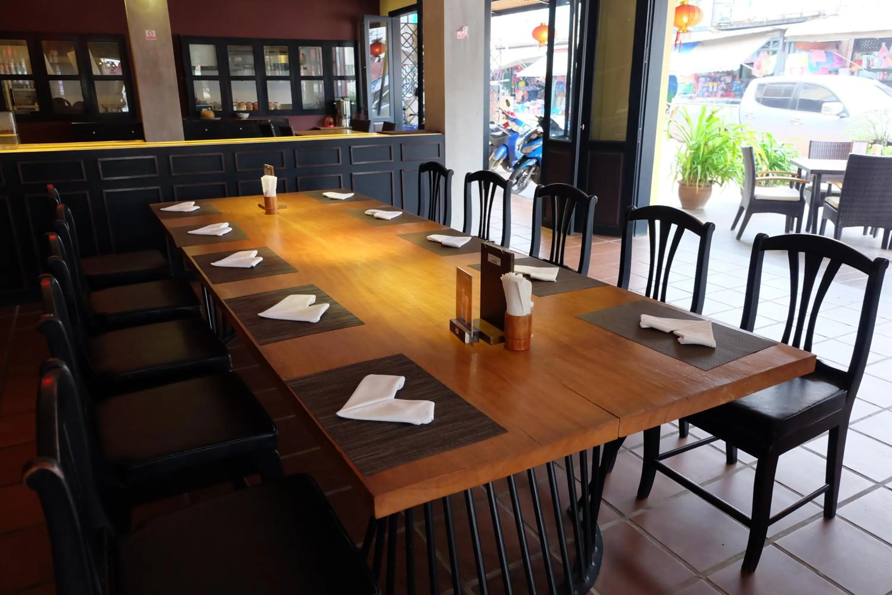 Lunch in Inthira Thakhek