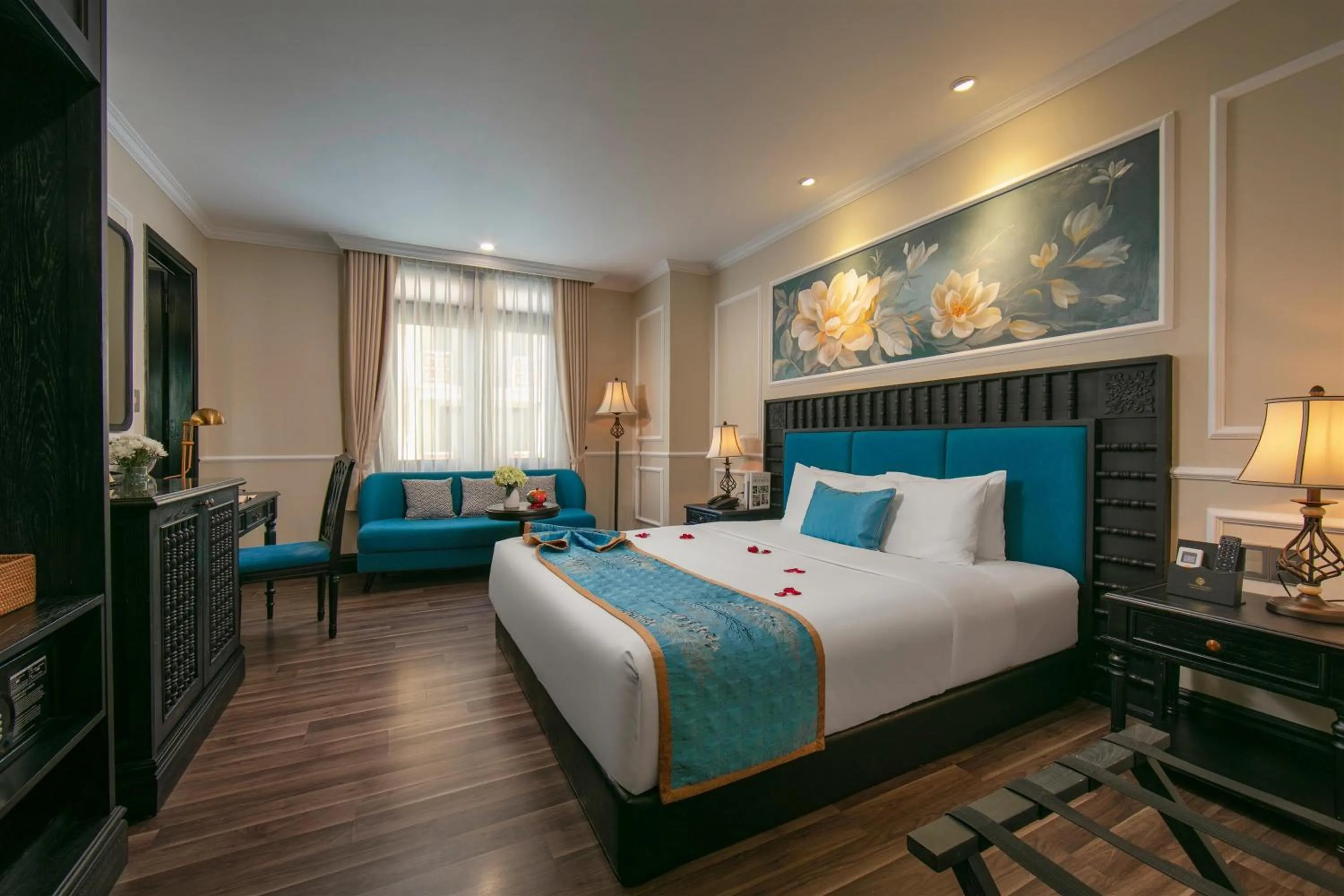 Bed in Hoi An Golden Holiday Hotel & Spa