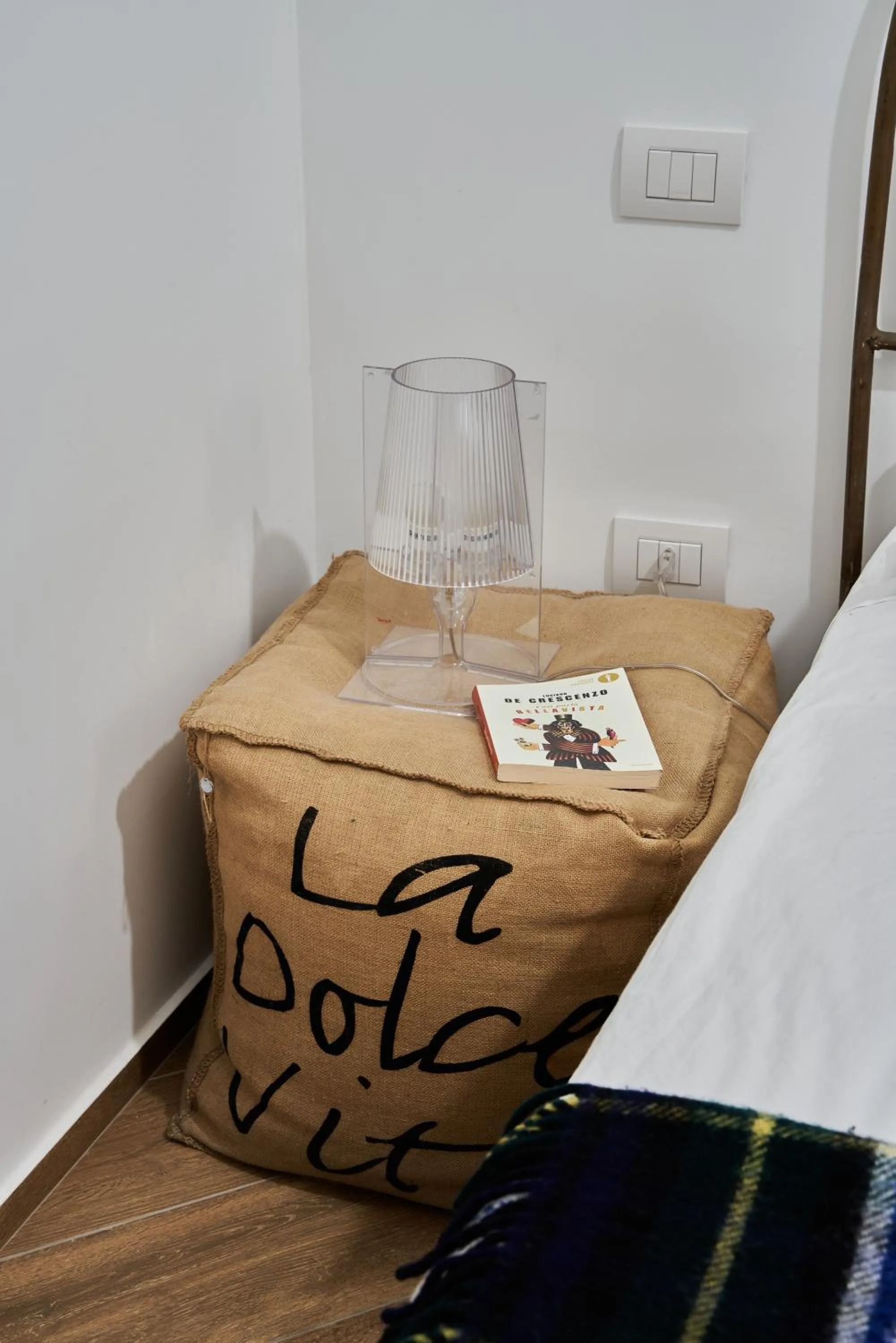 Photo of the whole room, Bed in Palazzo Bevilacqua Napoli B&B