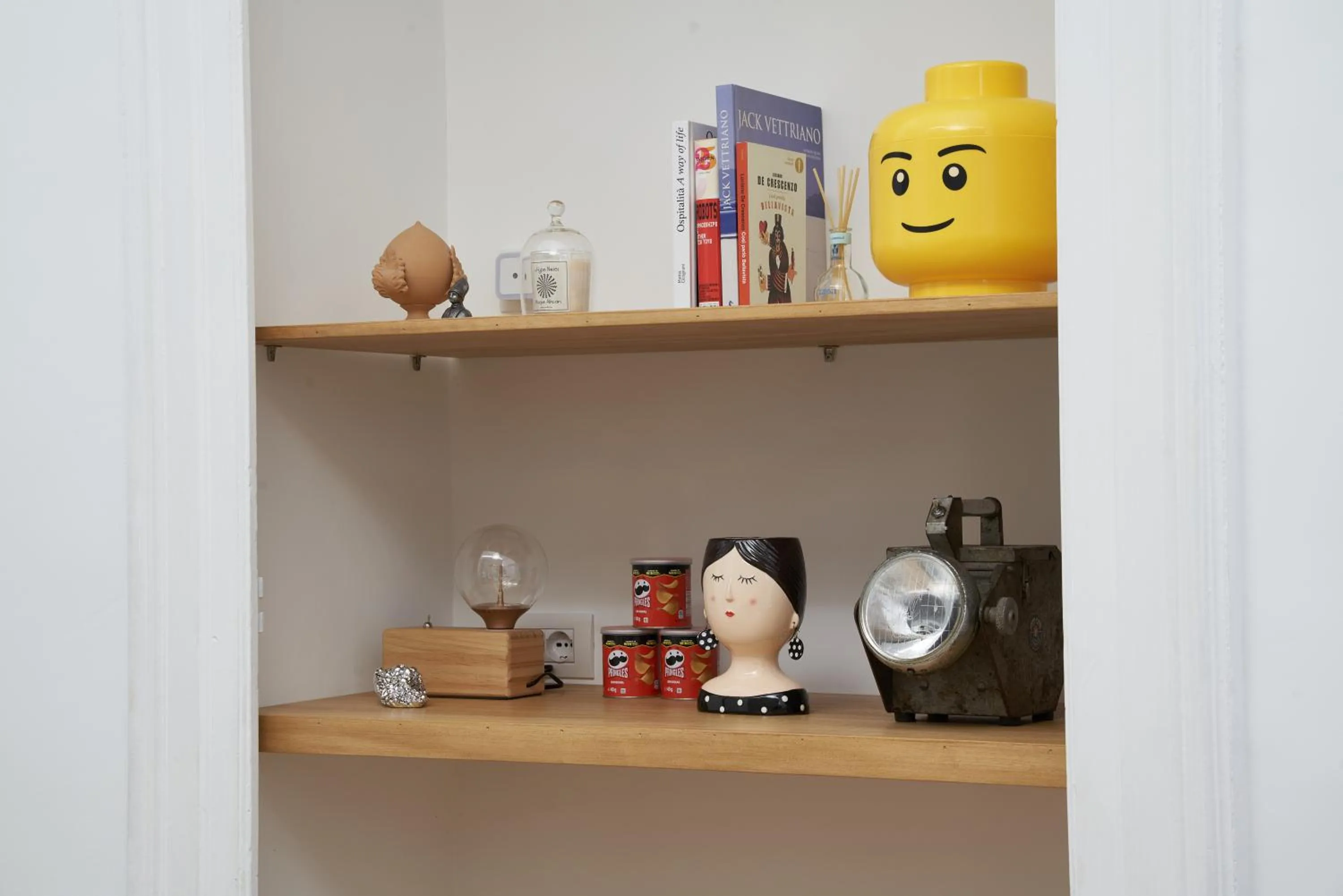 Kitchen or kitchenette in Palazzo Bevilacqua Napoli B&B