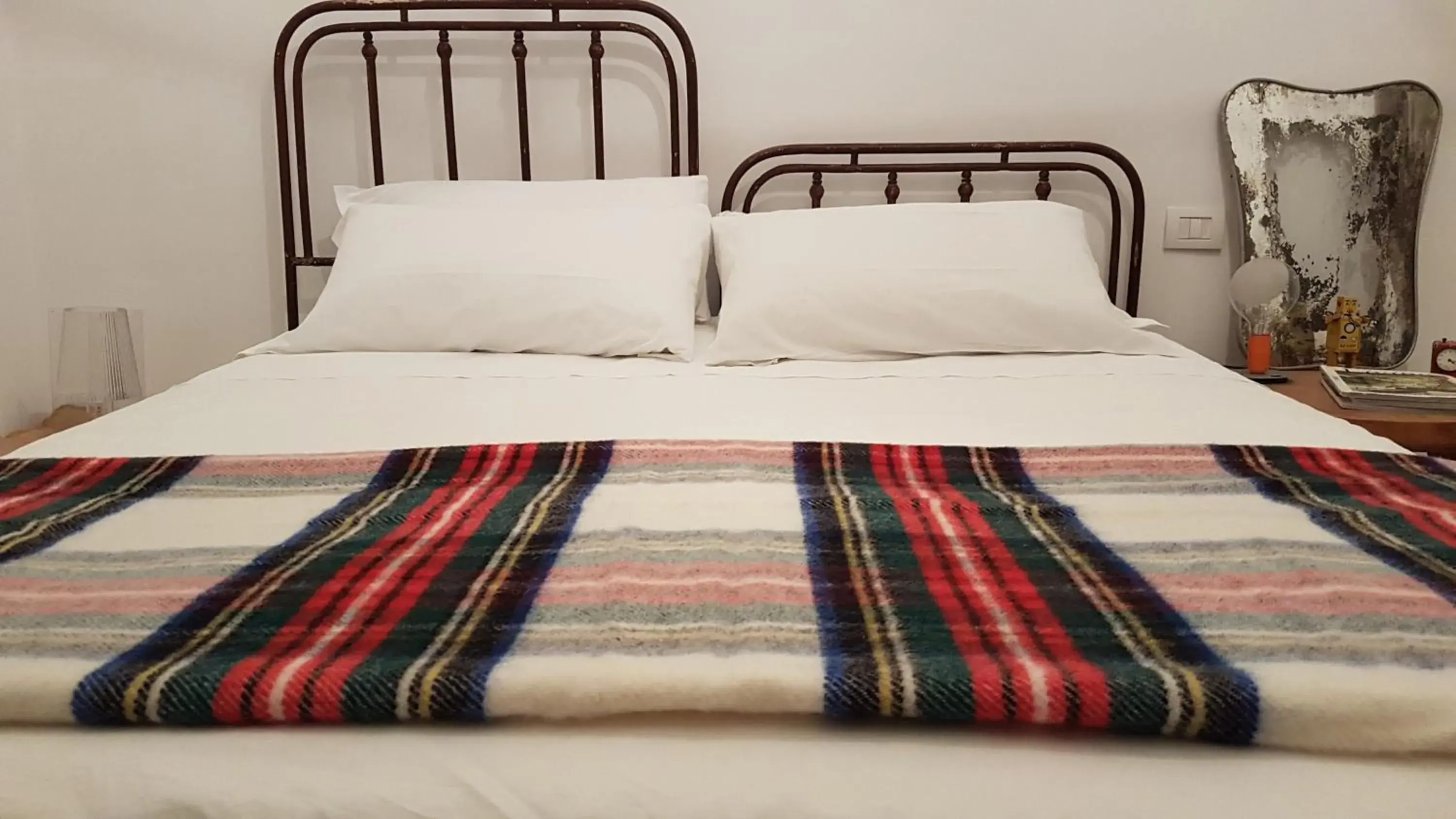 Superior Double Room in Palazzo Bevilacqua Napoli B&B Superior Double Room in Palazzo Bevilacqua Napoli B&B