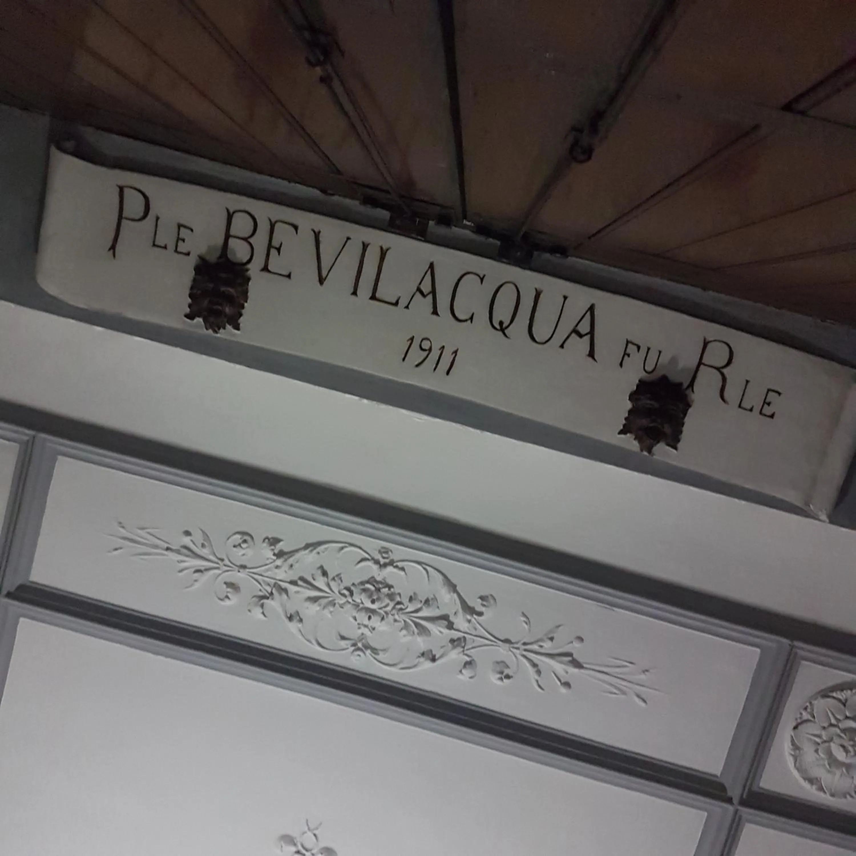 Facade/entrance in Palazzo Bevilacqua Napoli B&B