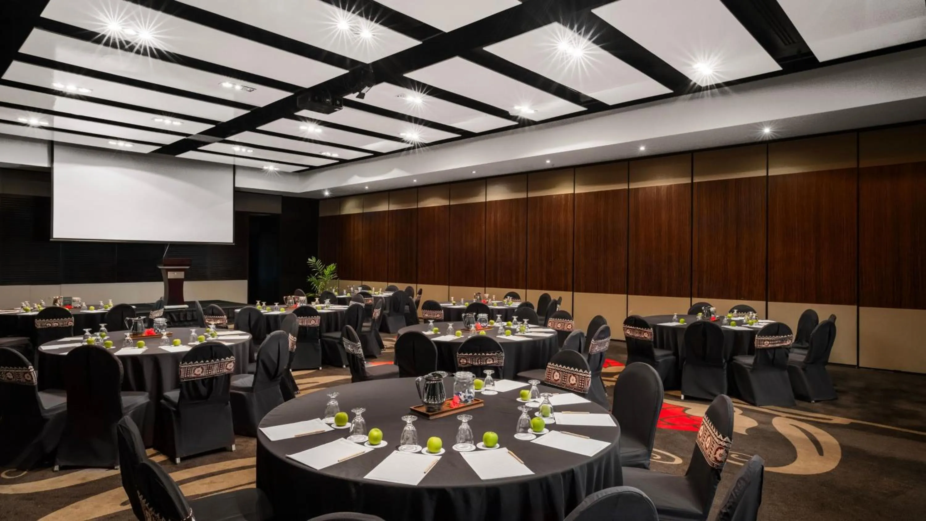 Banquet/Function facilities in InterContinental Fiji Golf Resort & Spa by IHG