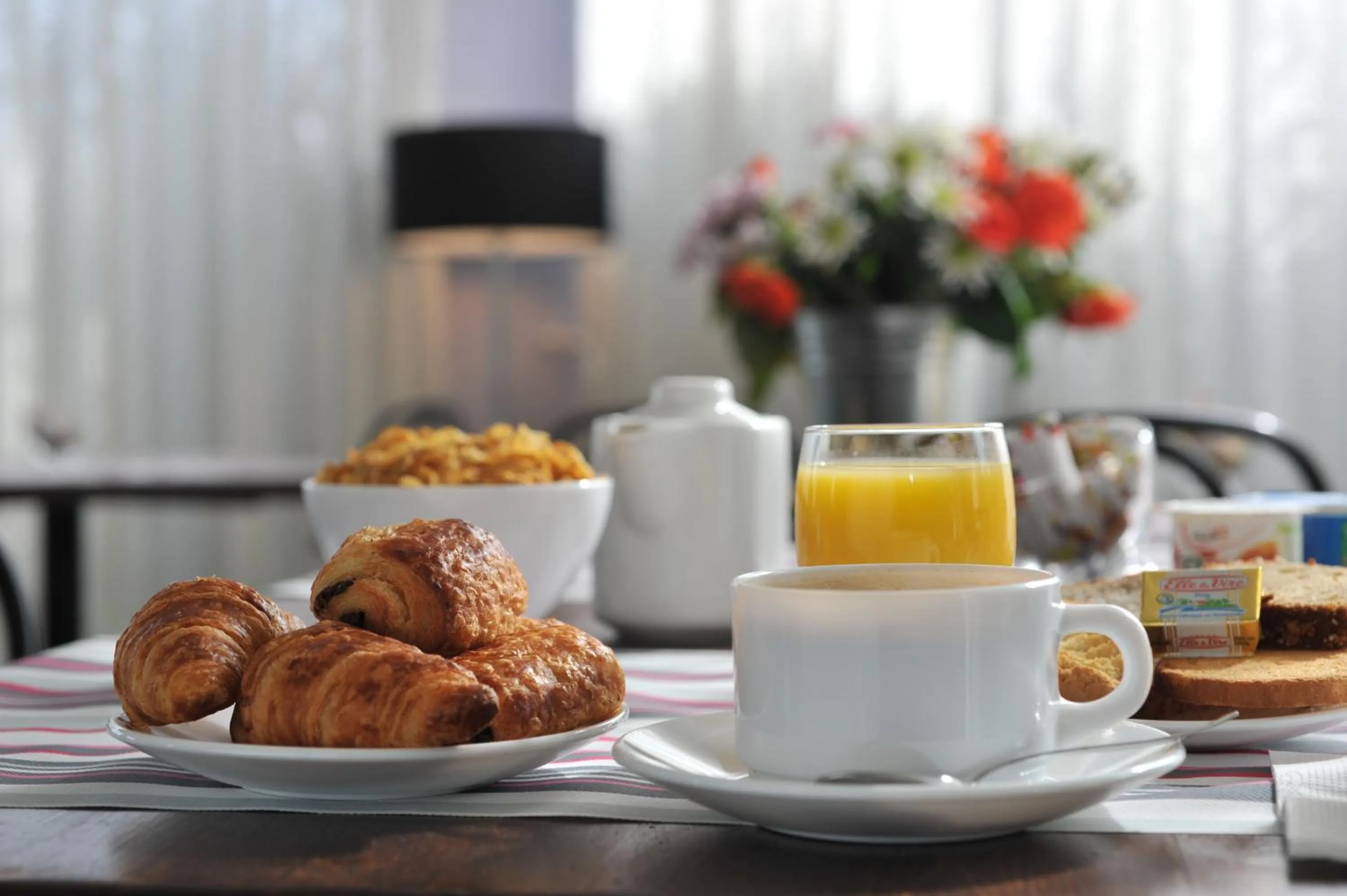 Buffet breakfast in inspiration by balladins Villefranche-de-Rouergue