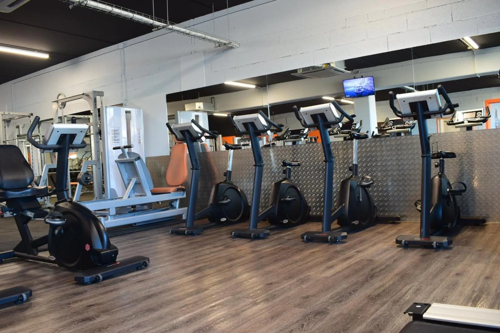 Fitness centre/facilities in inspiration by balladins Villefranche-de-Rouergue