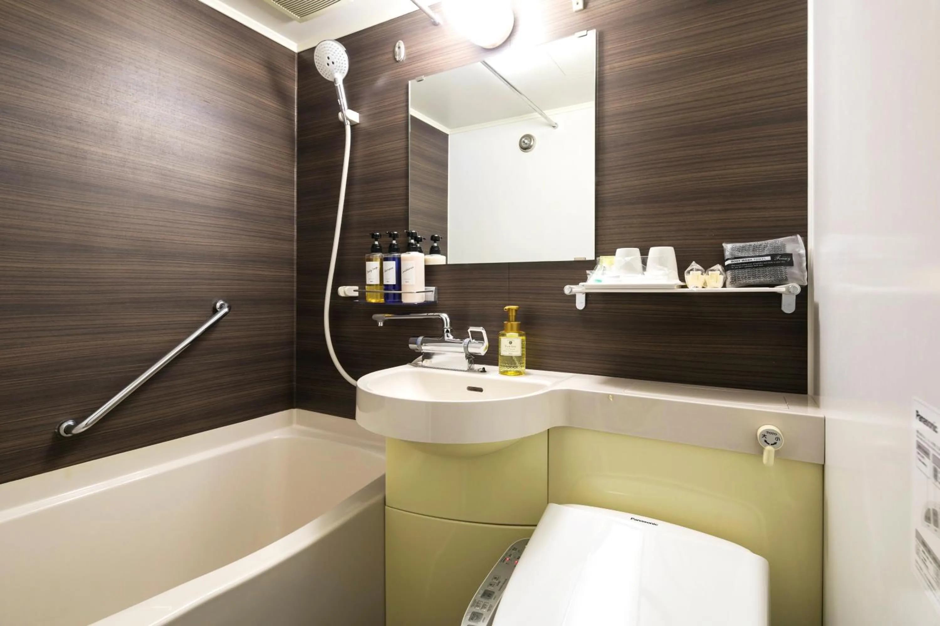 Bathroom in Ark Hotel Osaka Shinsaibashi -ROUTE INN HOTELS-