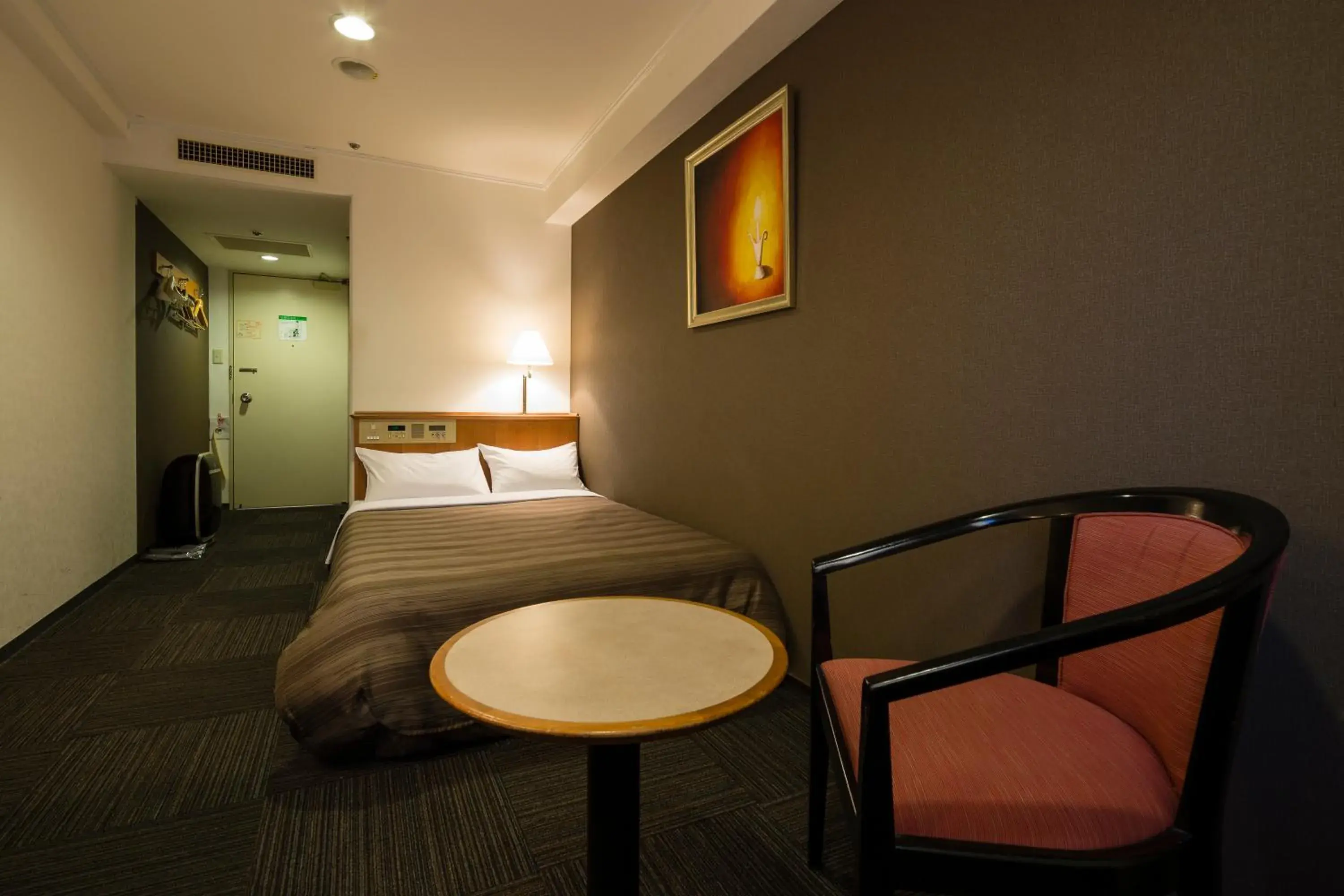 Standard Double Room with Small Double Bed - Non-Smoking in Ark Hotel Osaka Shinsaibashi -ROUTE INN HOTELS- Standard Double Room with Small Double Bed - Non-Smoking in Ark Hotel Osaka Shinsaibashi -ROUTE INN HOTELS-