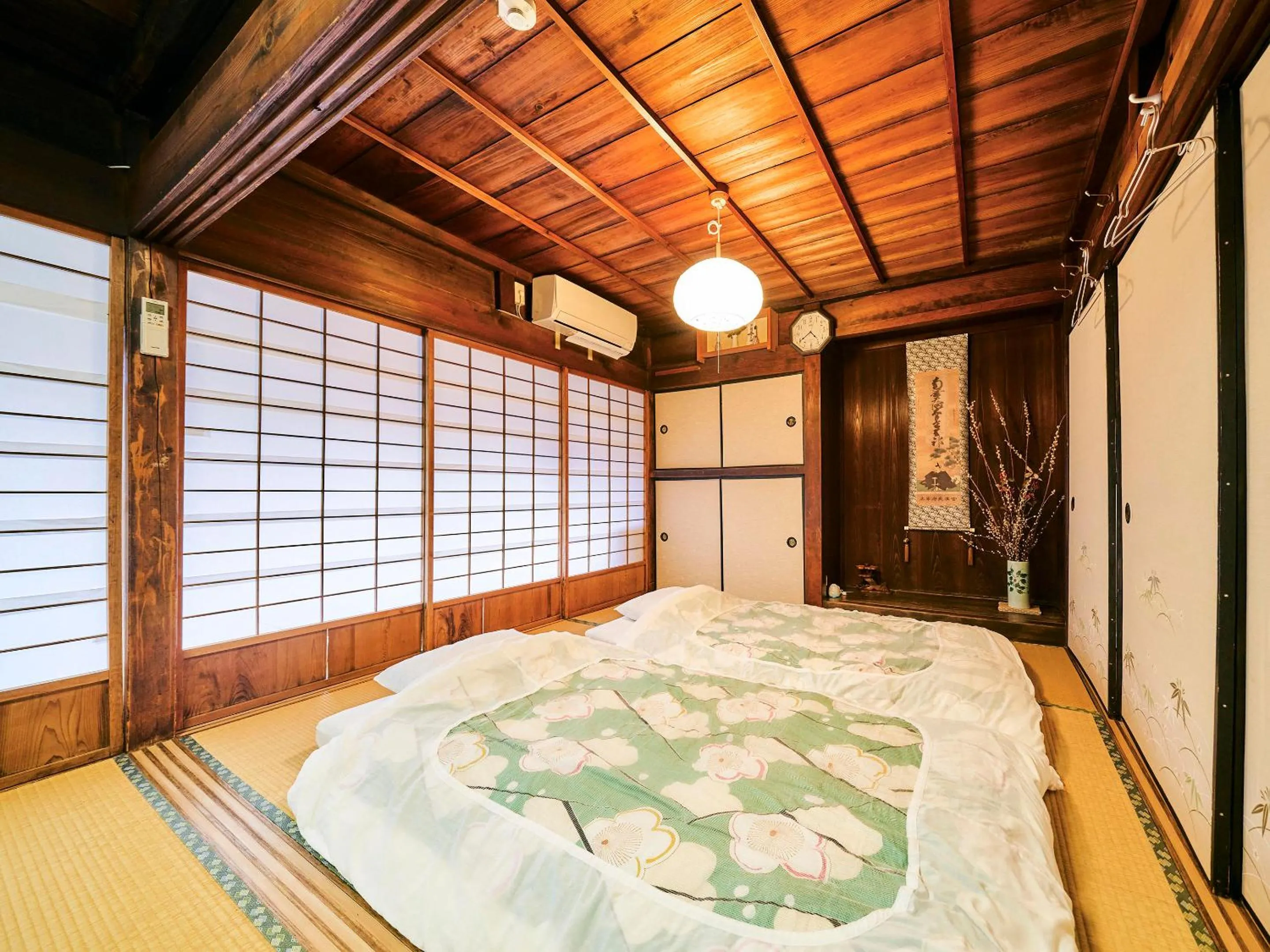 Photo of the whole room, Bed in Kokoyui Guest House
