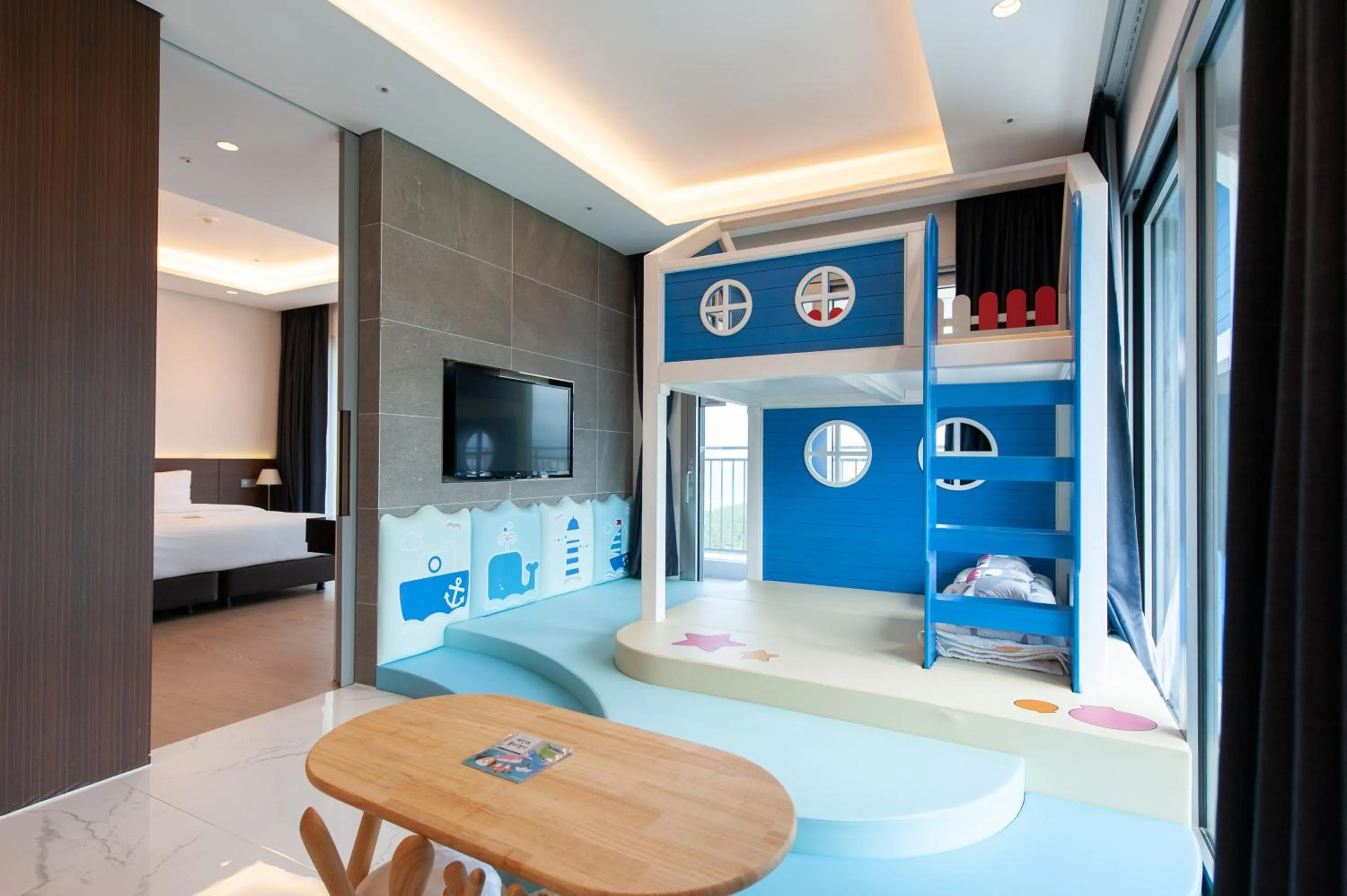 Decorative detail, Bed in St. John's Hotel