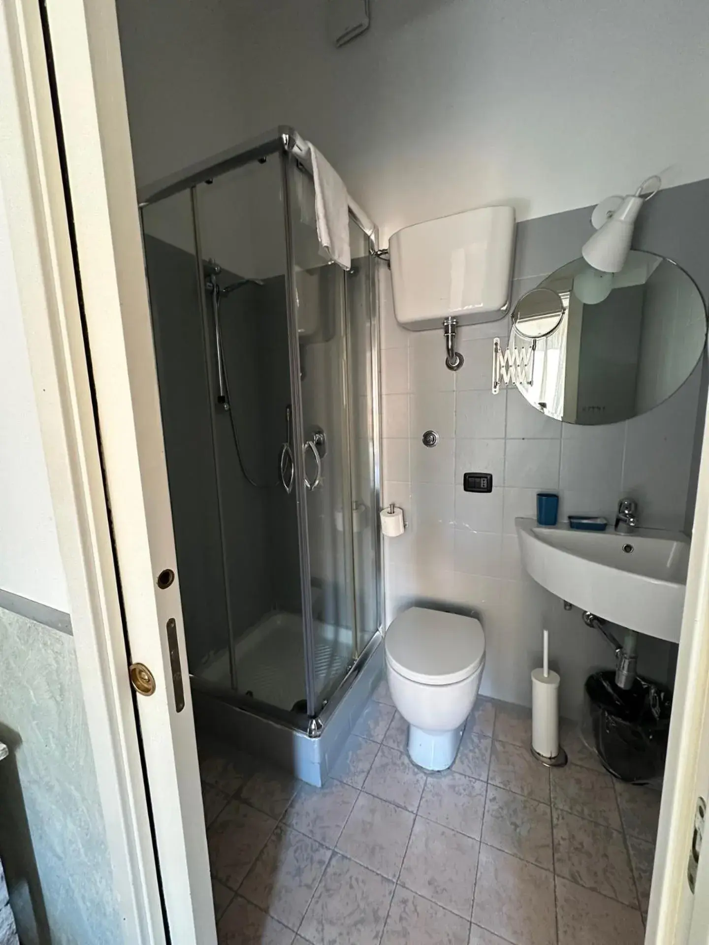 Double or Twin Room with Private Bathroom in Guest House Relais Indipendenza Double or Twin Room with Private Bathroom in Guest House Relais Indipendenza