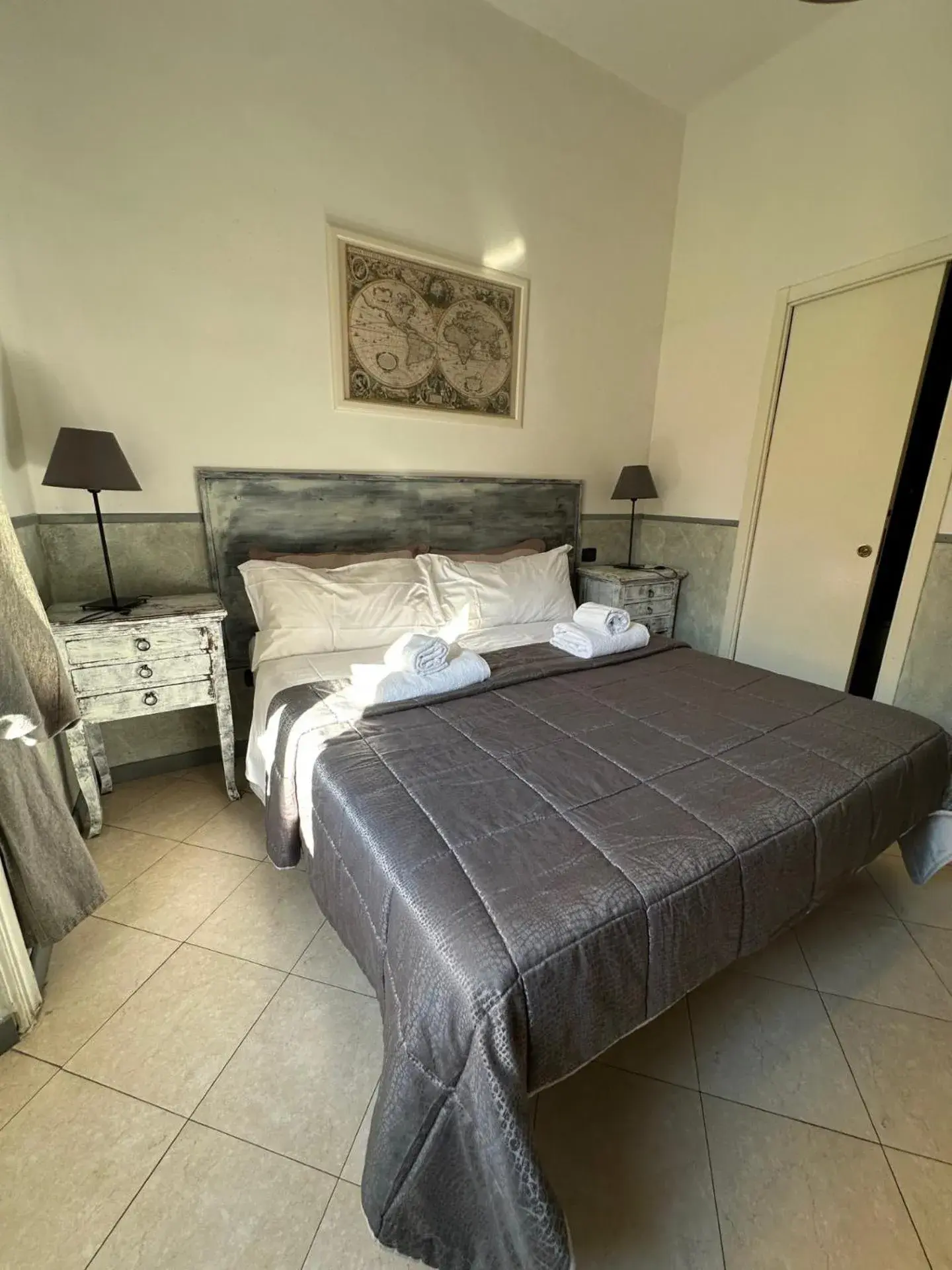 Double or Twin Room with Private Bathroom in Guest House Relais Indipendenza Double or Twin Room with Private Bathroom in Guest House Relais Indipendenza