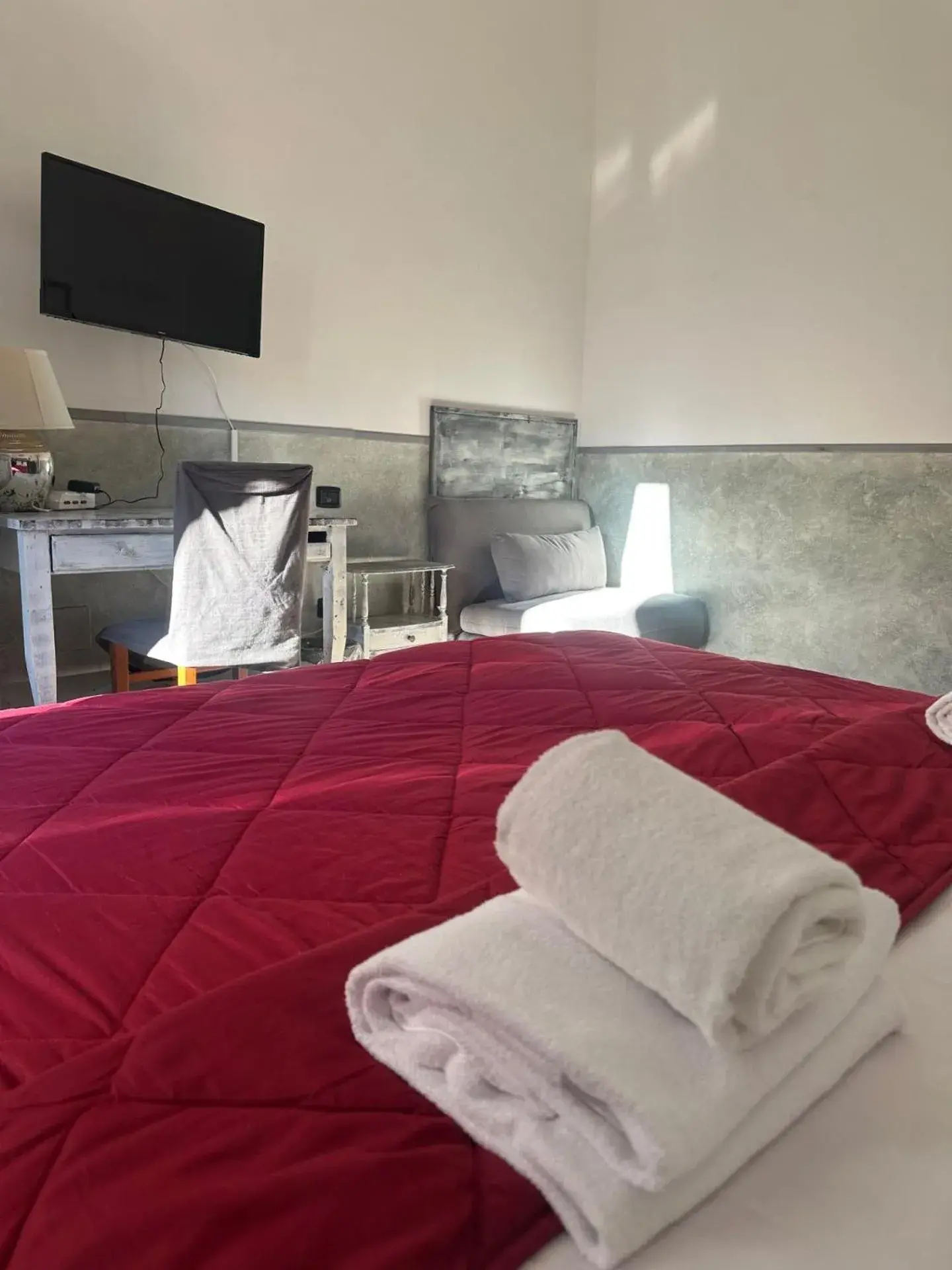 Triple Room with Private External Bathroom - single occupancy in Guest House Relais Indipendenza Triple Room with Private External Bathroom - single occupancy in Guest House Relais Indipendenza