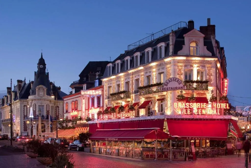 Property building in Hotel & Restaurant LE CENTRAL TROUVILLE
