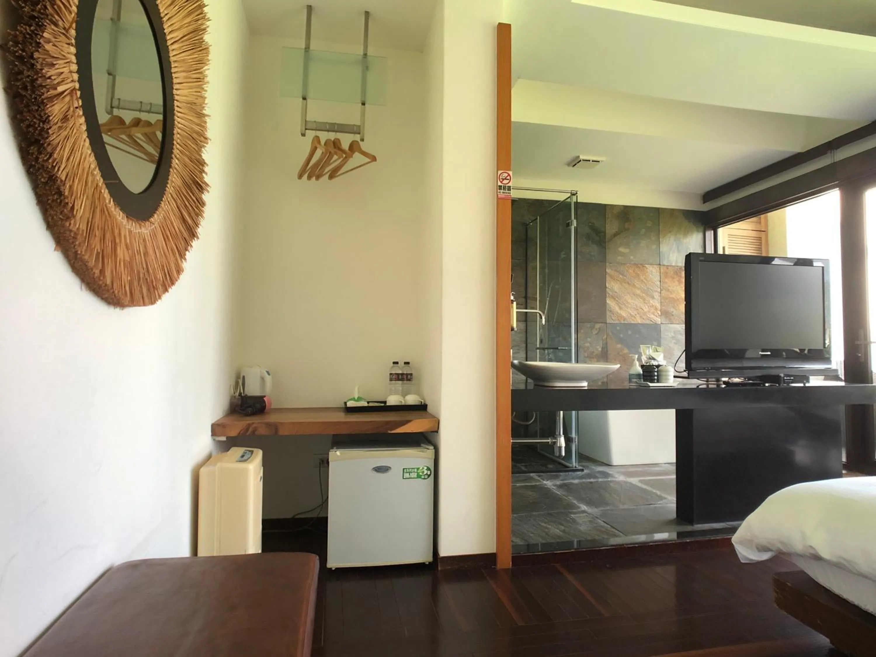 TV and multimedia in Aqua Star Villa Homestay