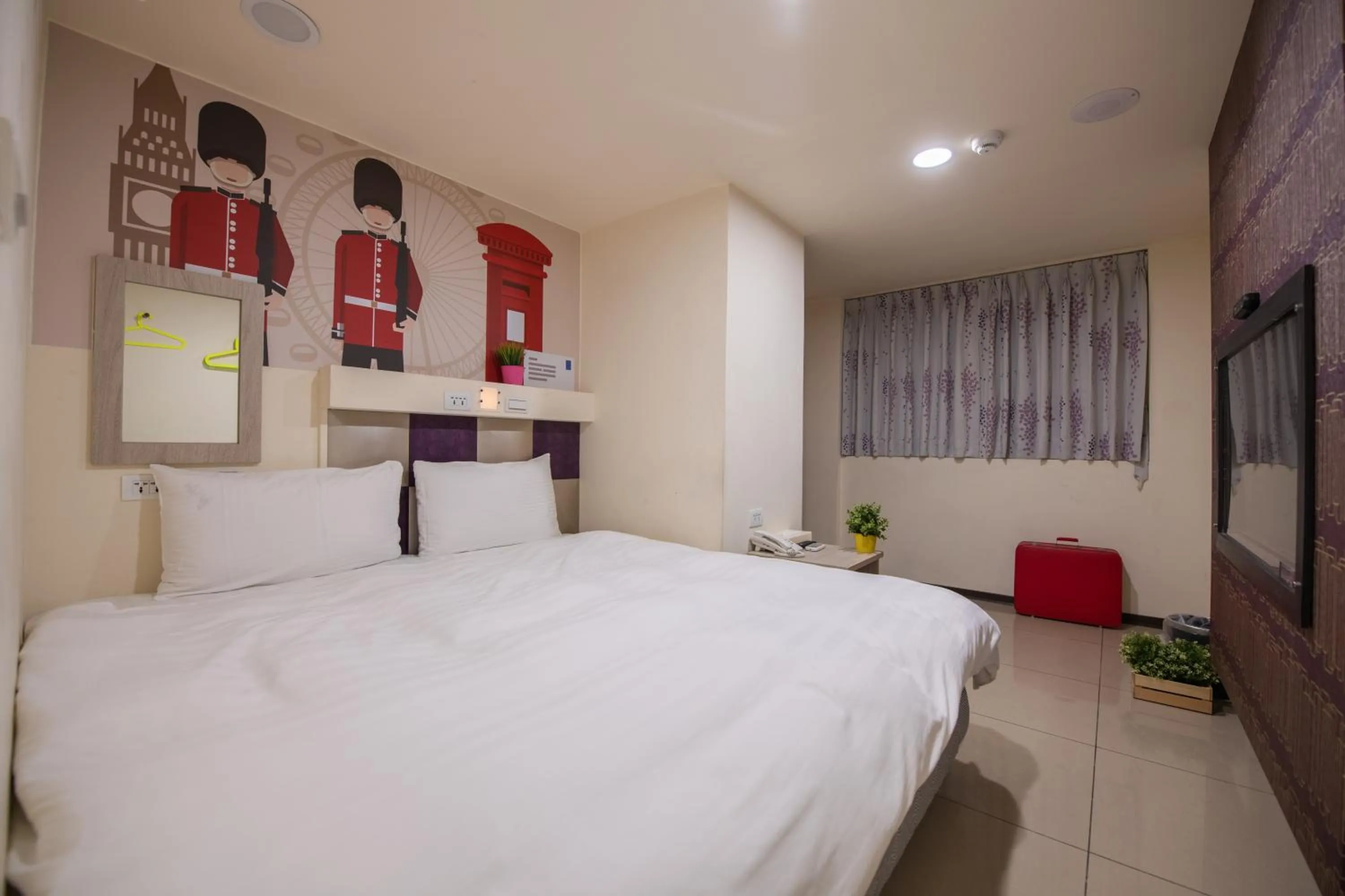 Bed in England Vacation Hotel