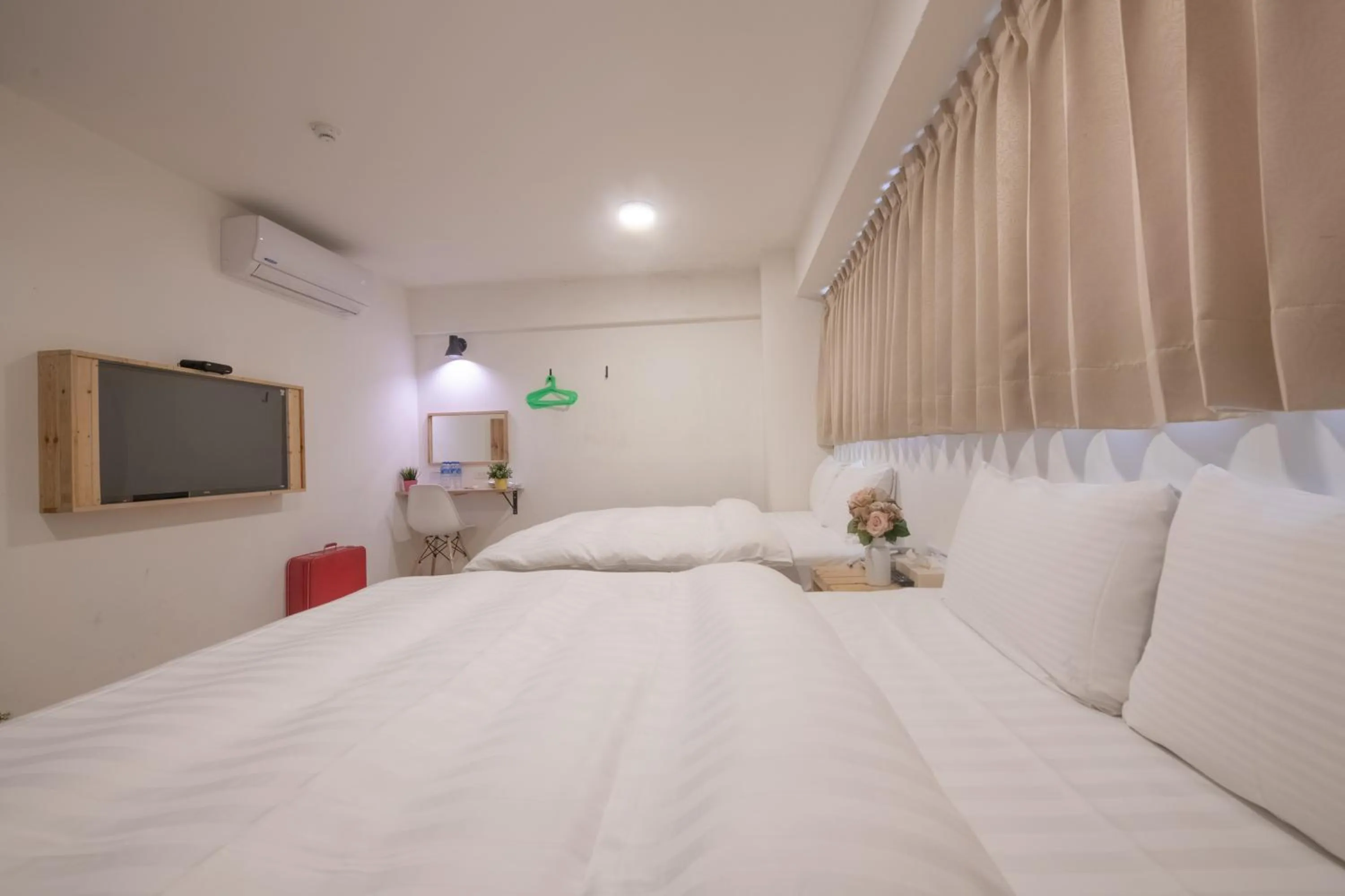 Bed in England Vacation Hotel