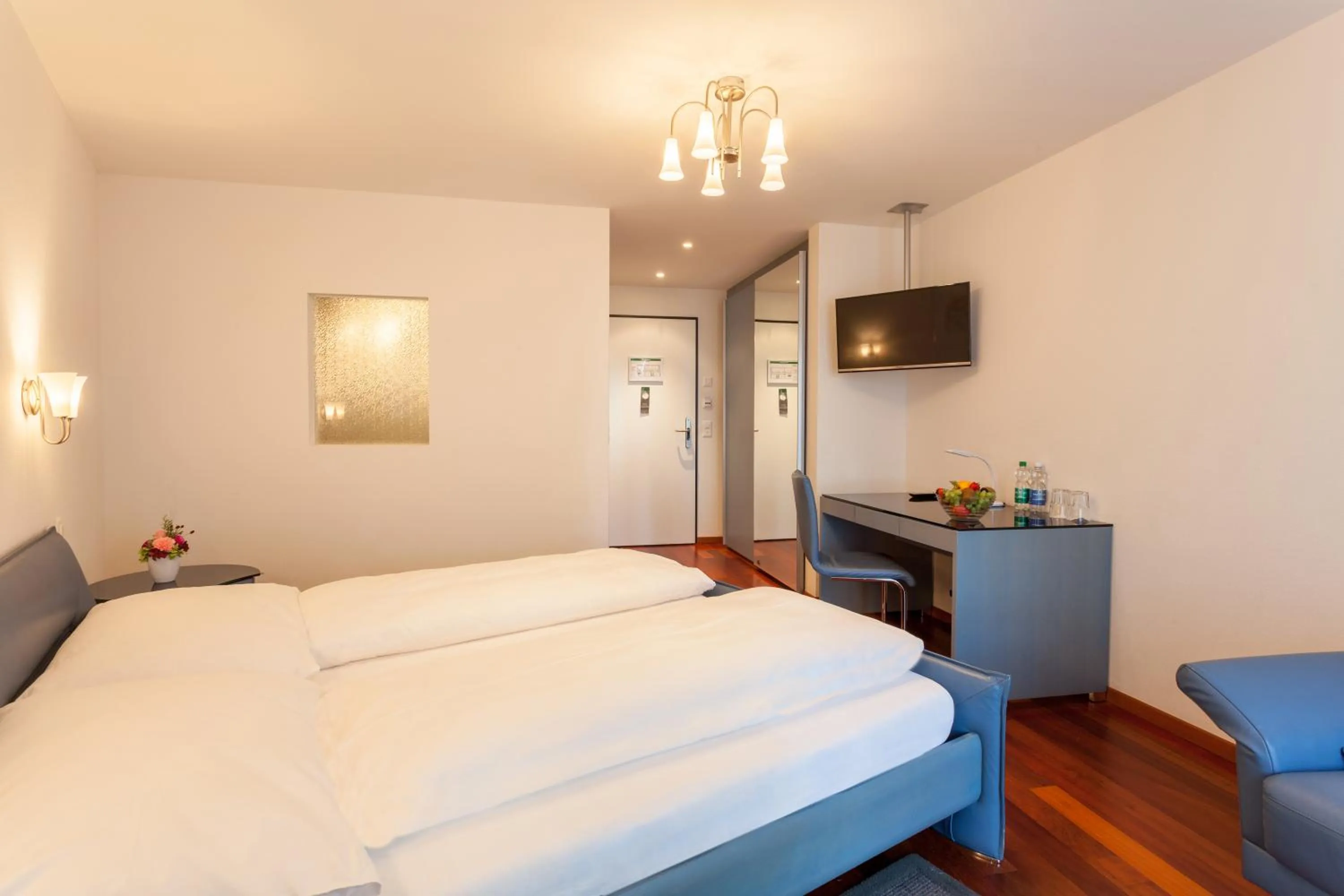 Standard Double Room with Balcony - single occupancy in Weisses Rössli Swiss Quality Hotel