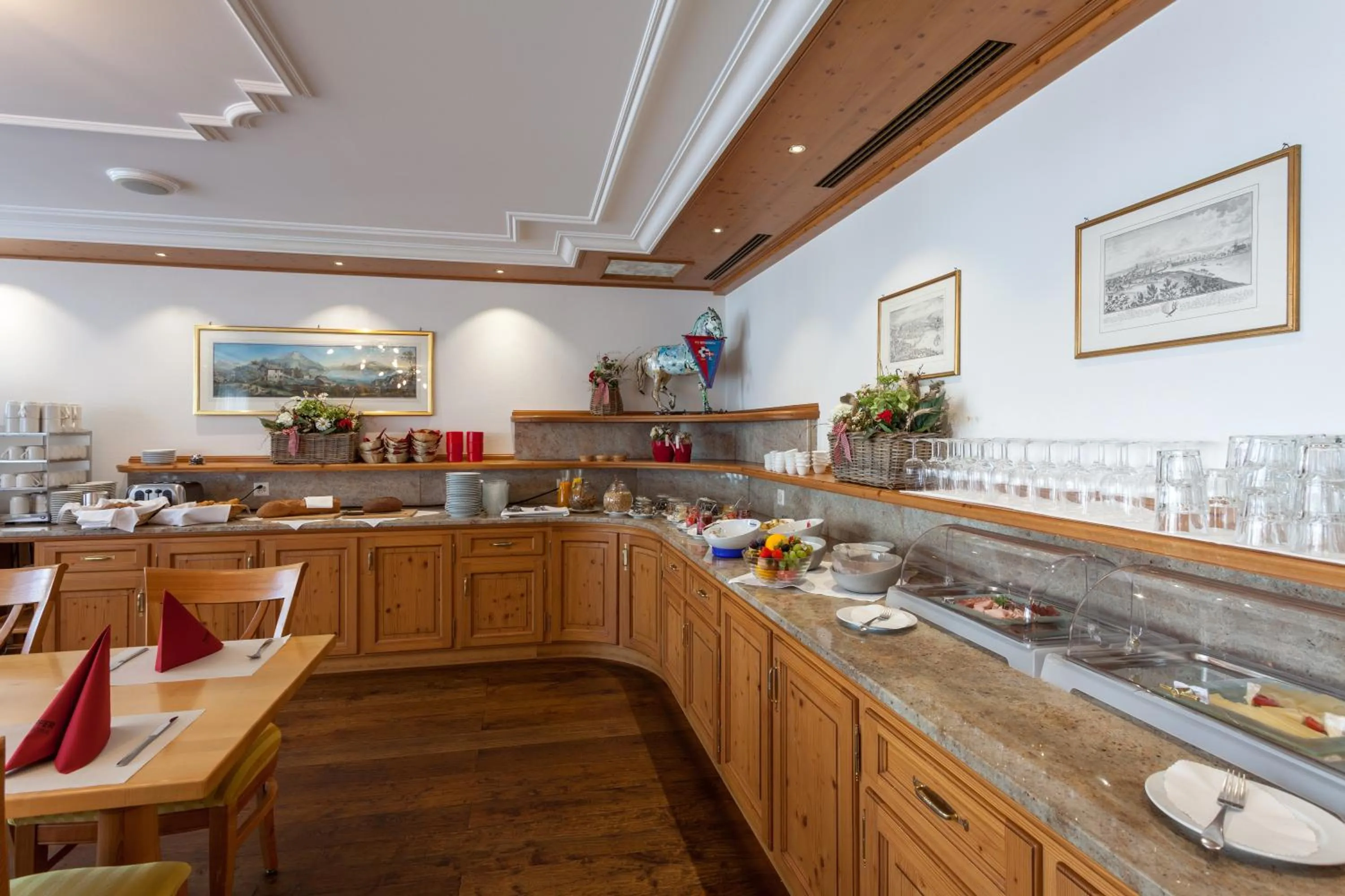 Restaurant/places to eat in Weisses Rössli Swiss Quality Hotel