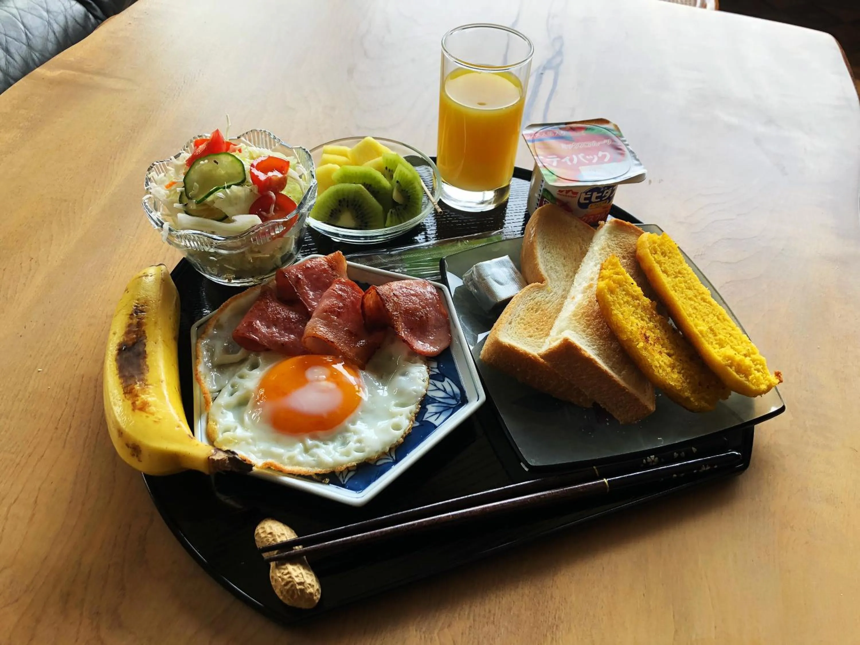 Breakfast in Kougetsu Sanso -- Moon Villa in Tokyo