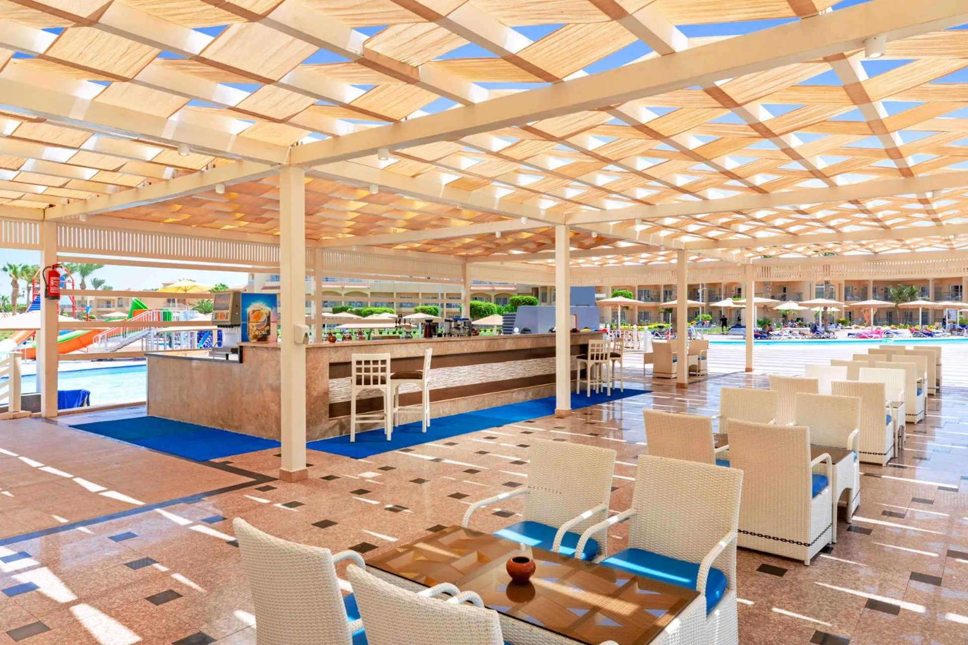 Lounge or bar in Pickalbatros Royal Moderna Sharm "Aqua Park"- All inclusive