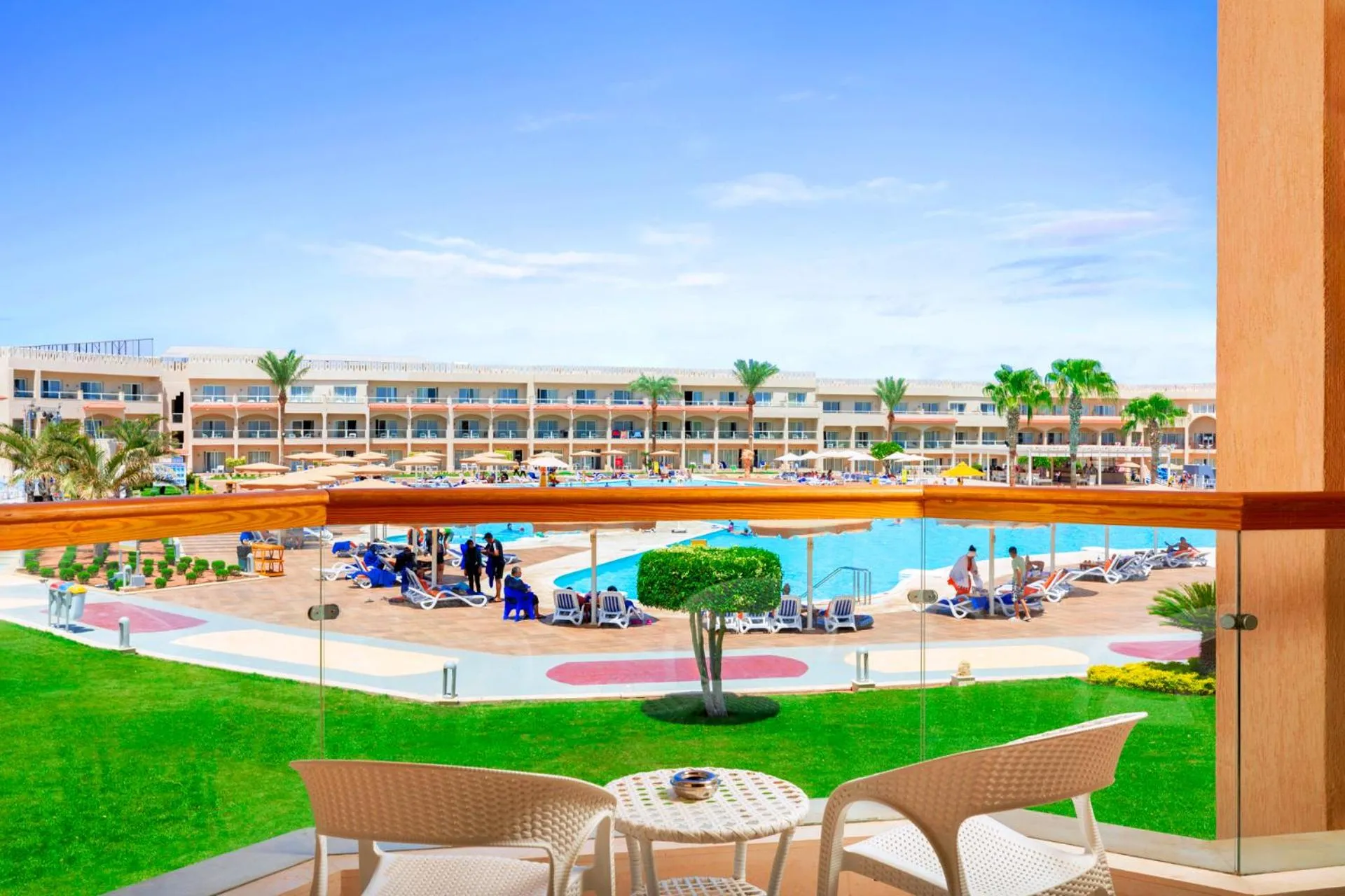 Day in Pickalbatros Royal Moderna Sharm "Aqua Park"- All inclusive