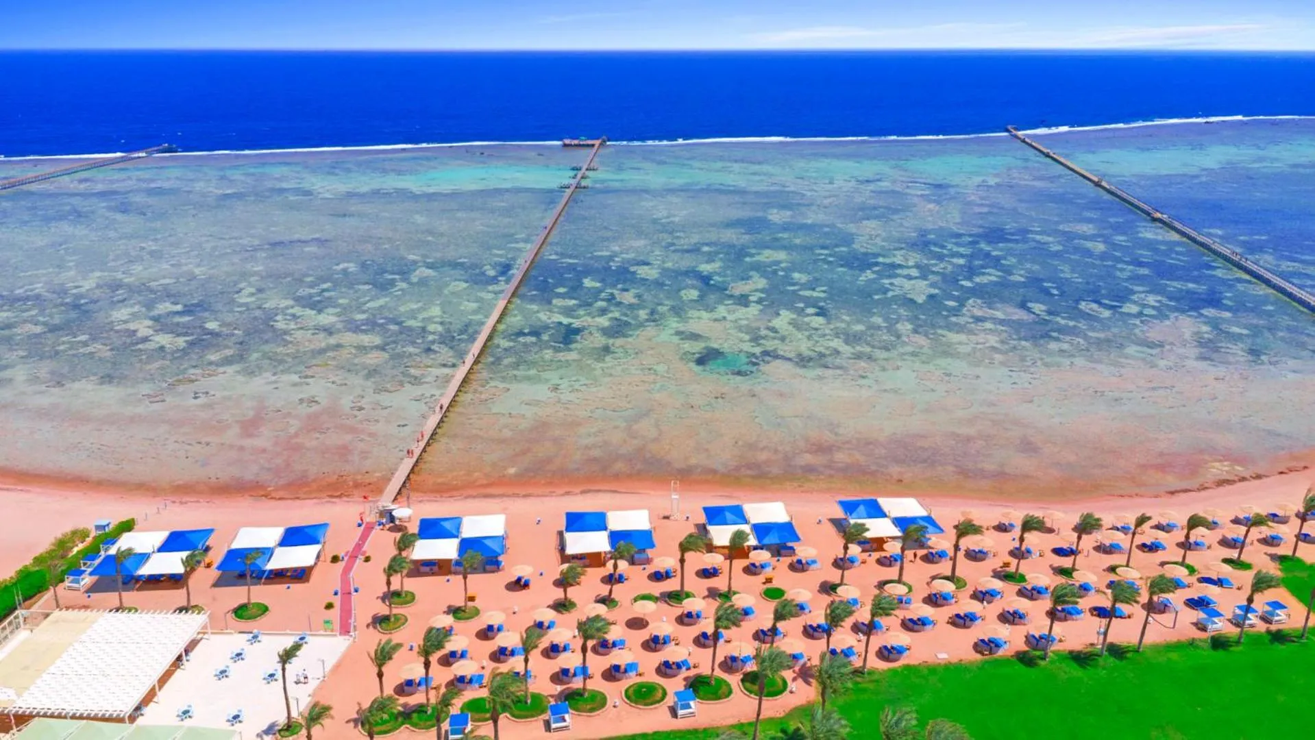 Beach in Pickalbatros Royal Moderna Sharm "Aqua Park"- All inclusive