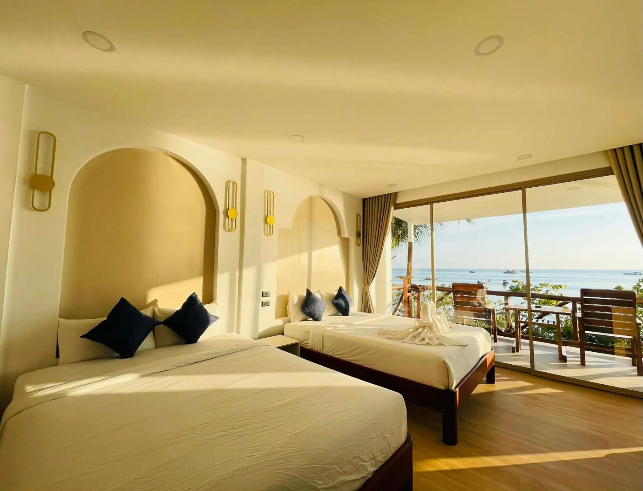 Bed in Big Fish Resort Koh Tao