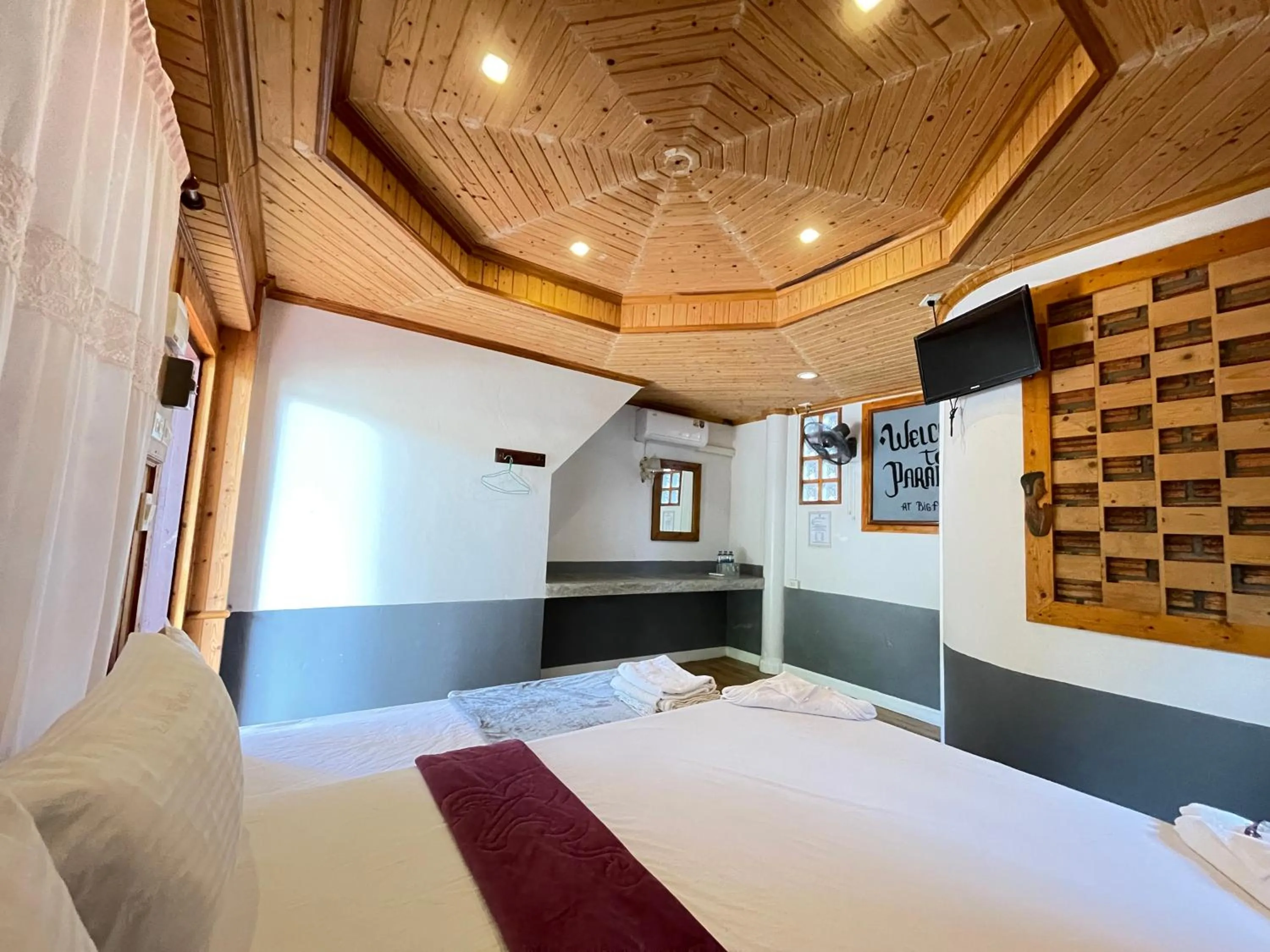 Bed in Big Fish Resort Koh Tao