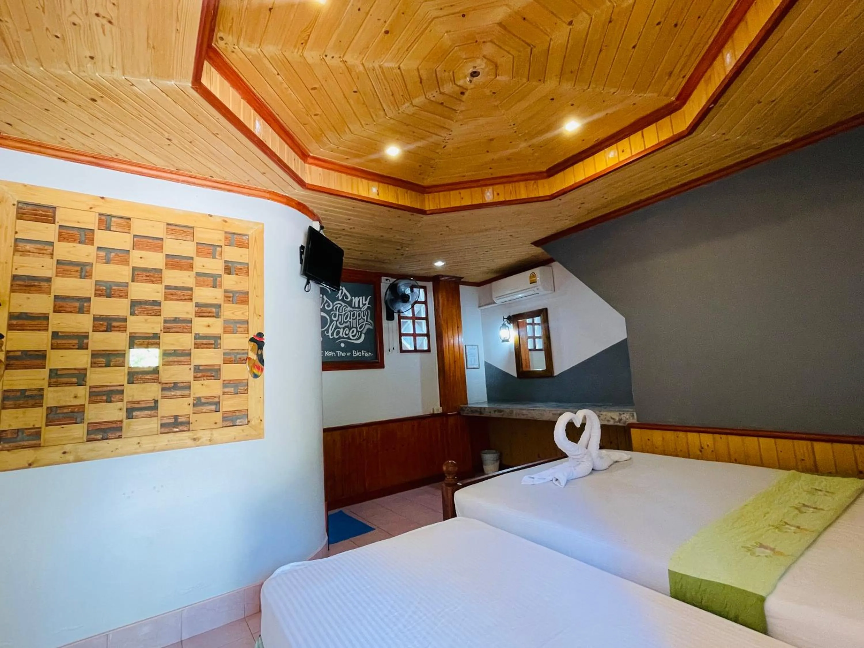 Bed in Big Fish Resort Koh Tao