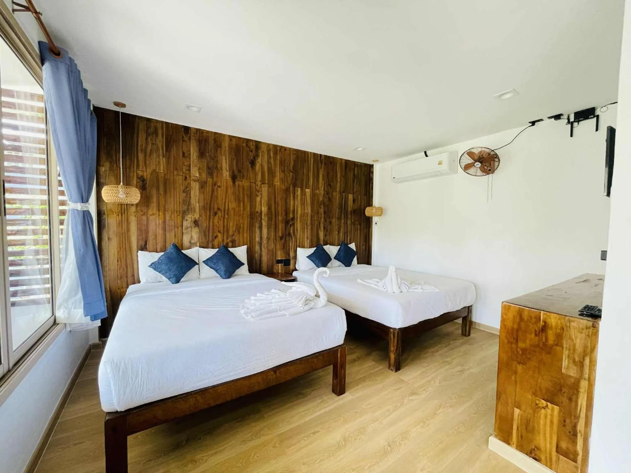 Bed in Big Fish Resort Koh Tao