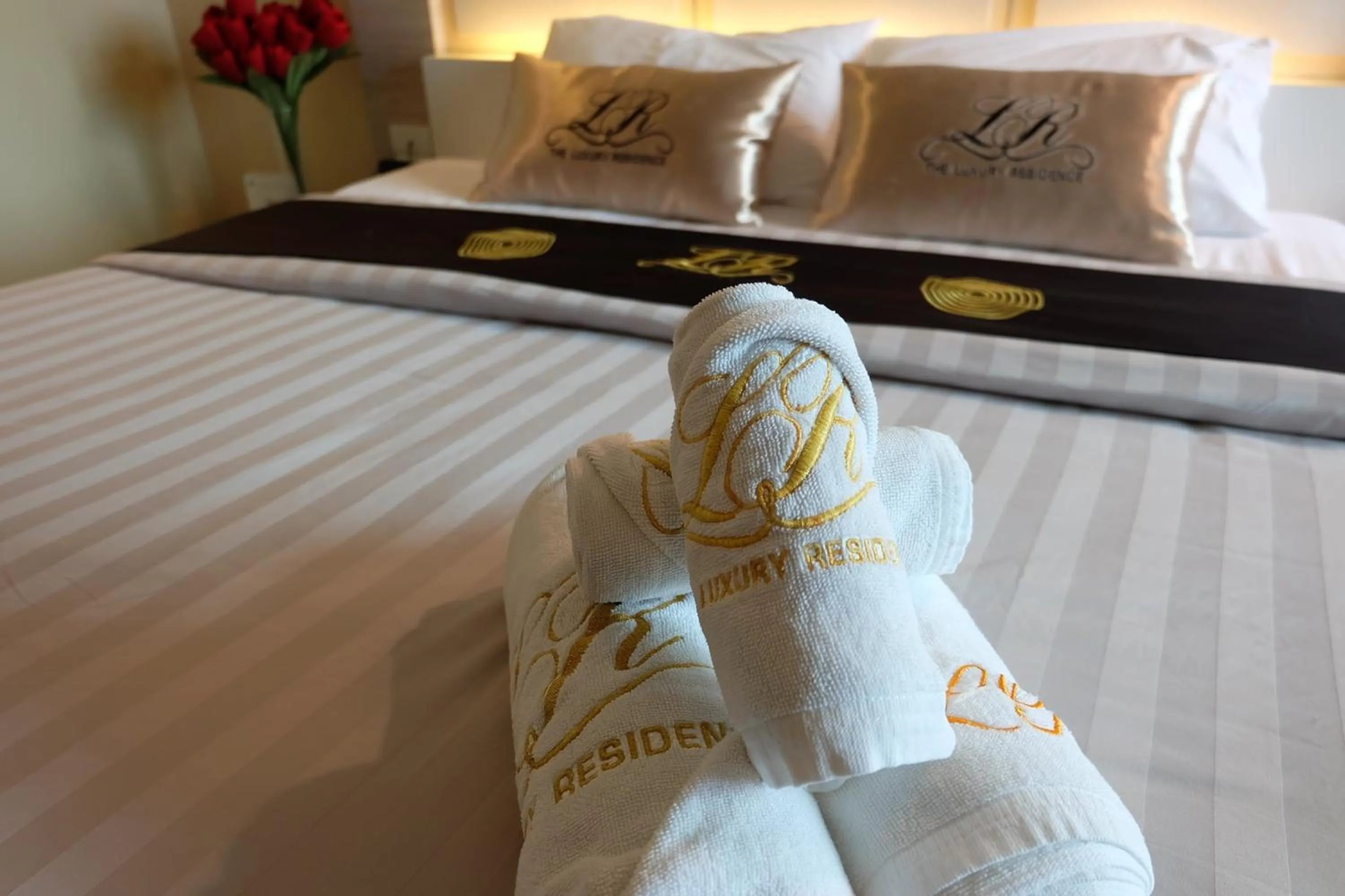 Bed in The Luxury Residence