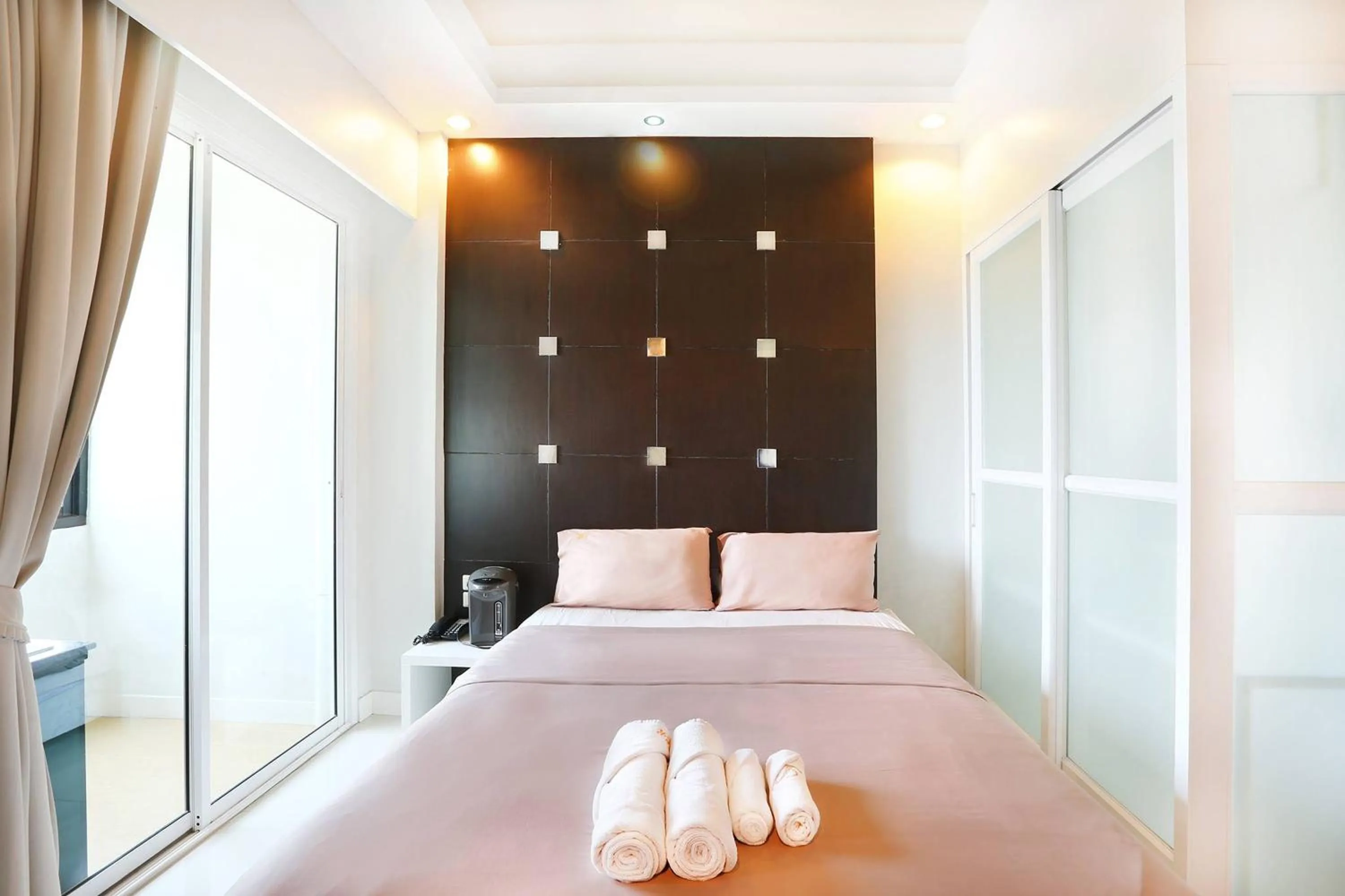 Bed in The Luxury Residence