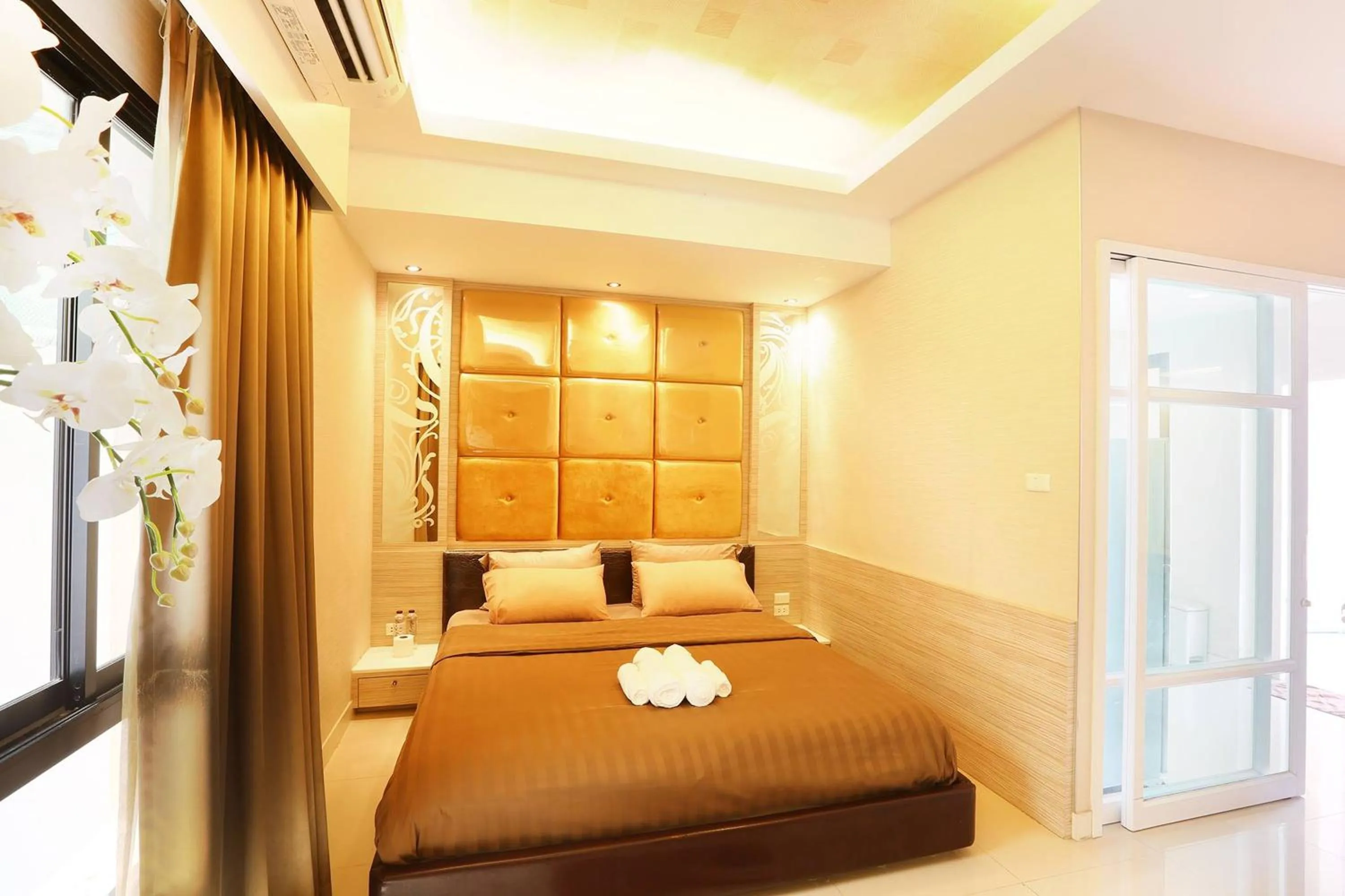 Bed in The Luxury Residence