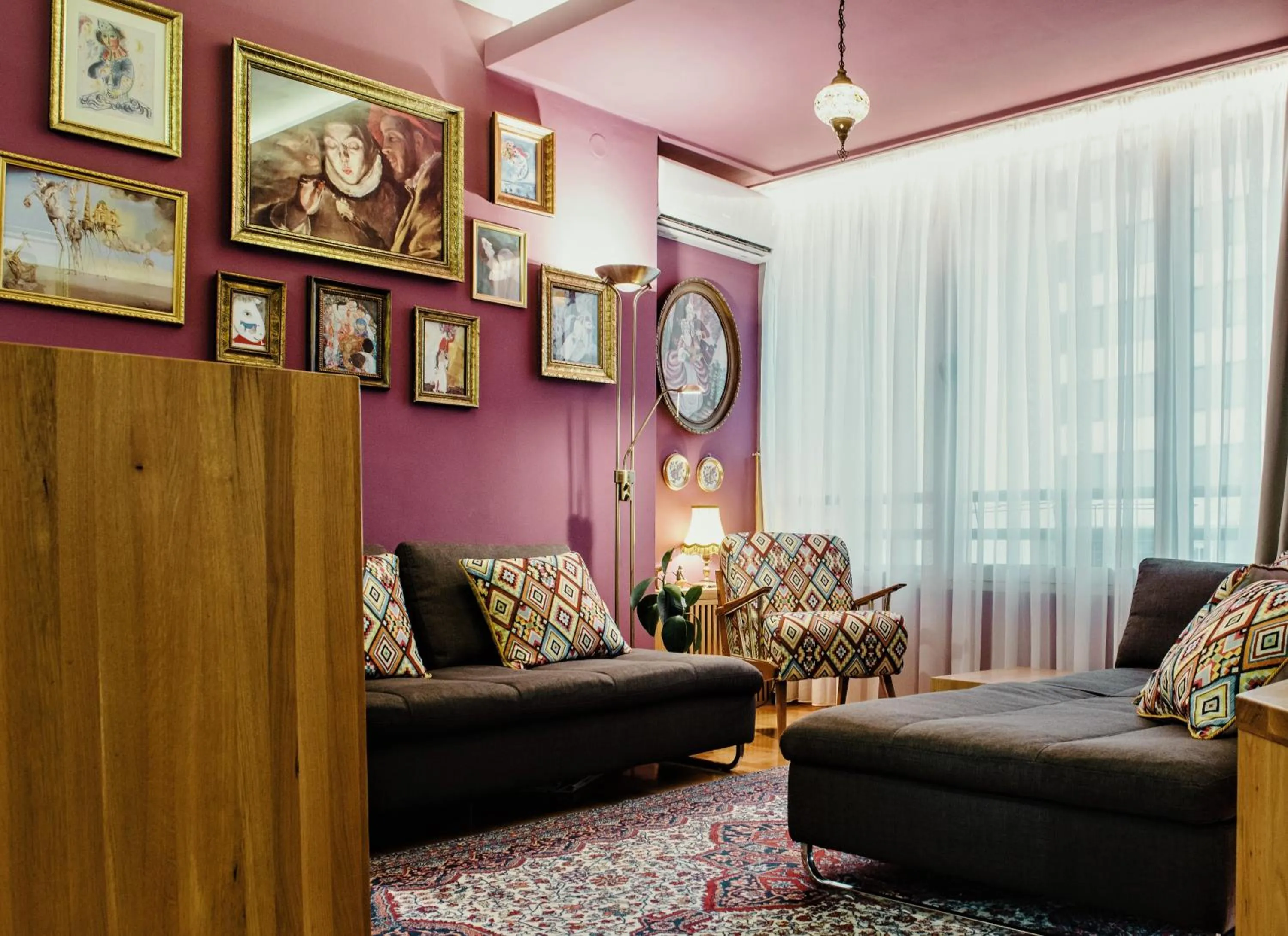 City Center Apartment with parking
