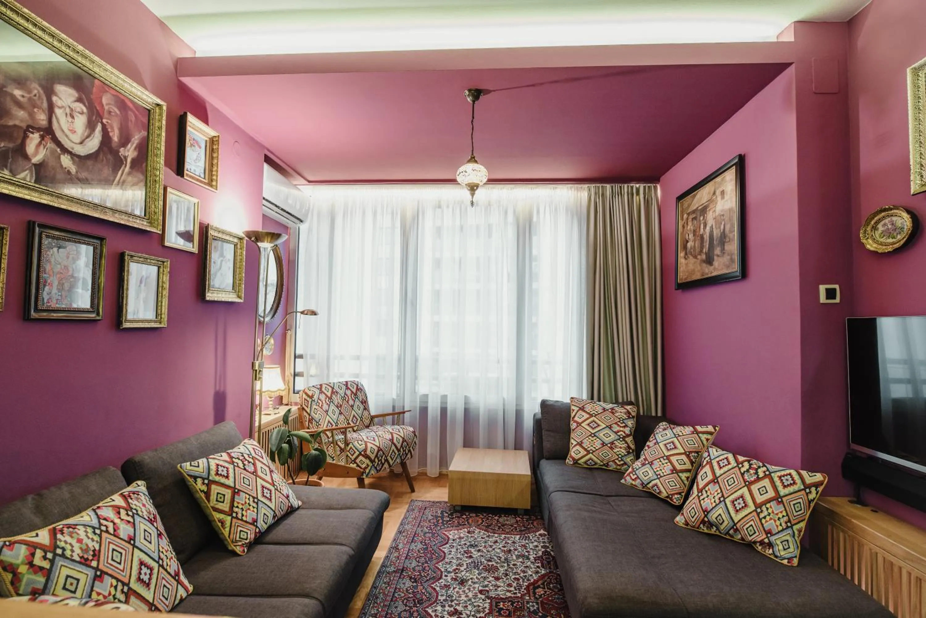 City Center Apartment with parking
