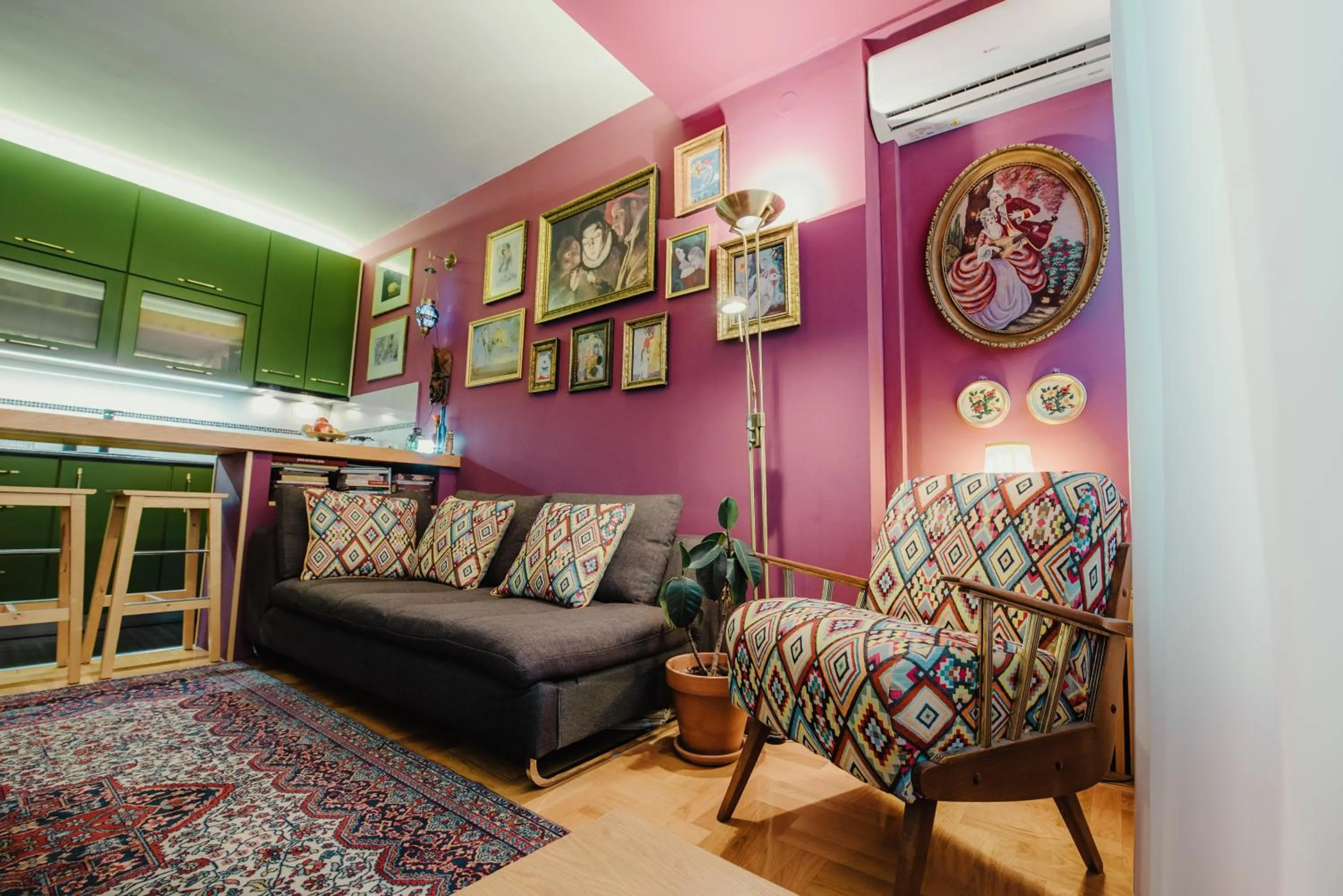 City Center Apartment with parking
