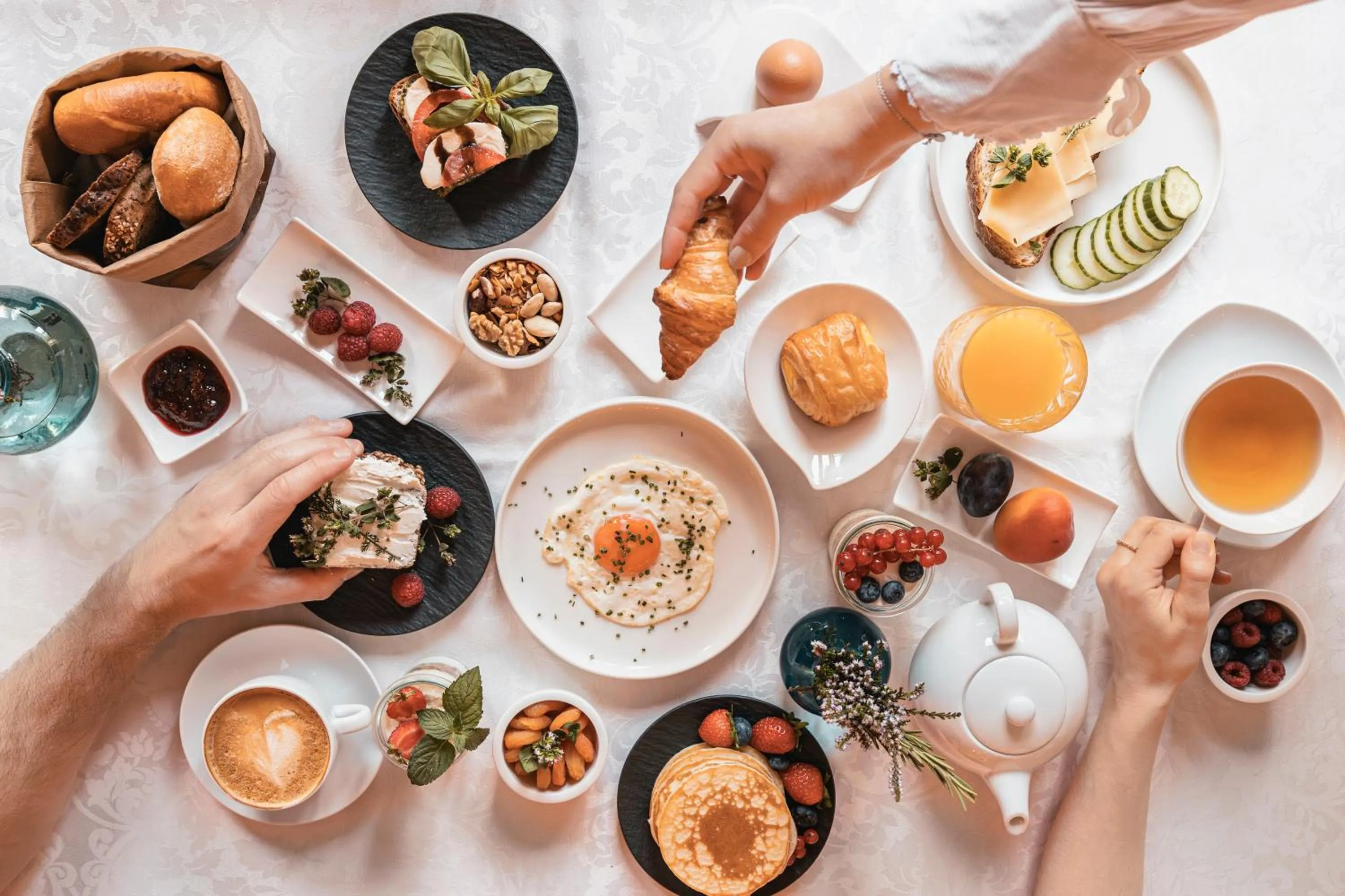 Breakfast in Alpvita Piz Tasna