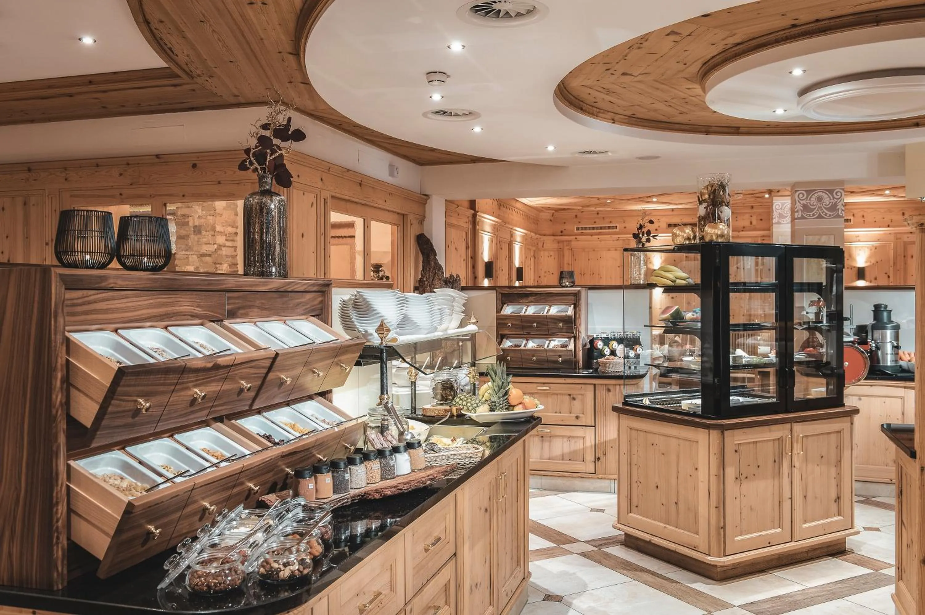 Restaurant/places to eat in Alpvita Piz Tasna