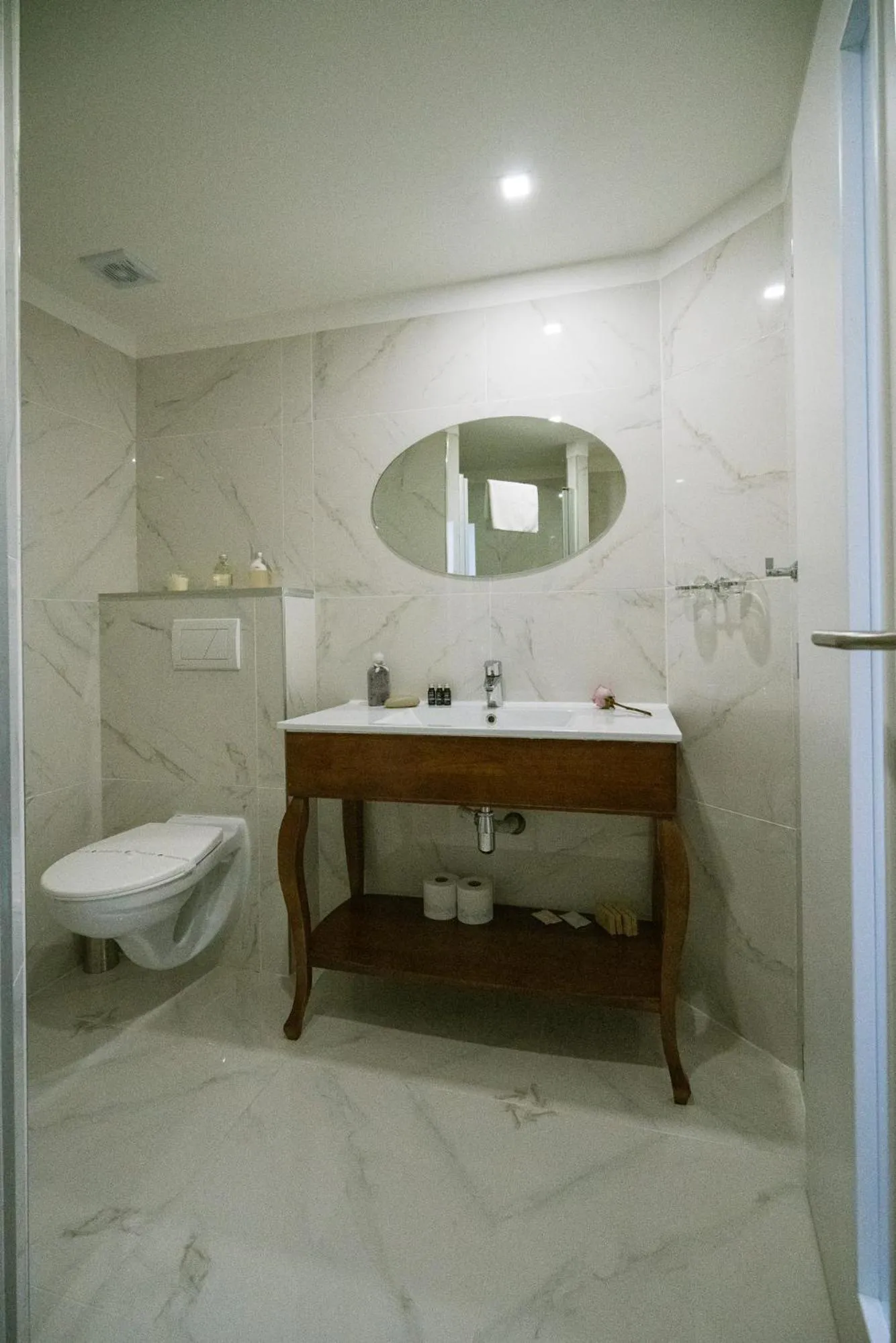 Bathroom in Apartments Almandine