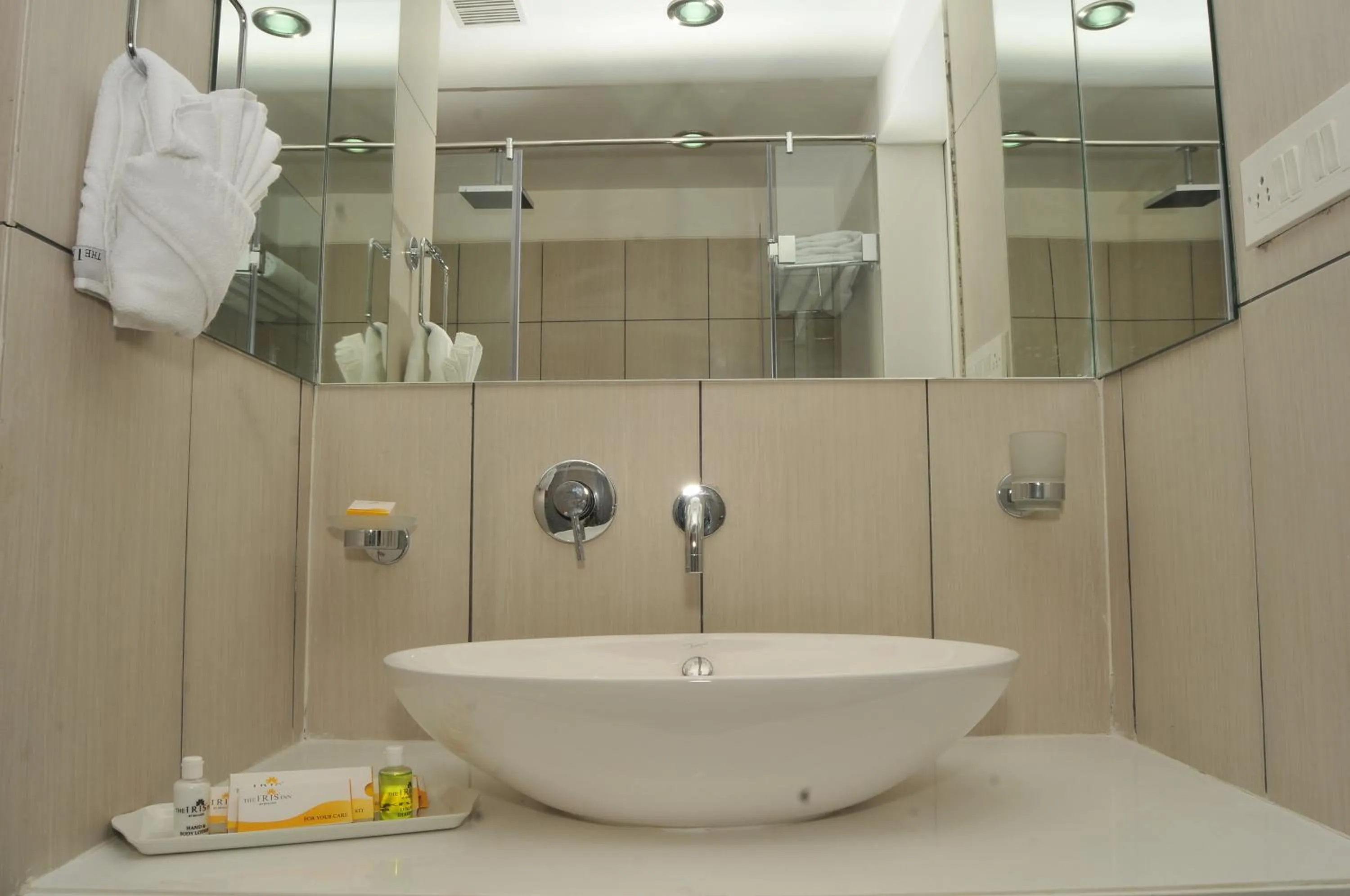 Bathroom in ICON SELECT by Bhagini