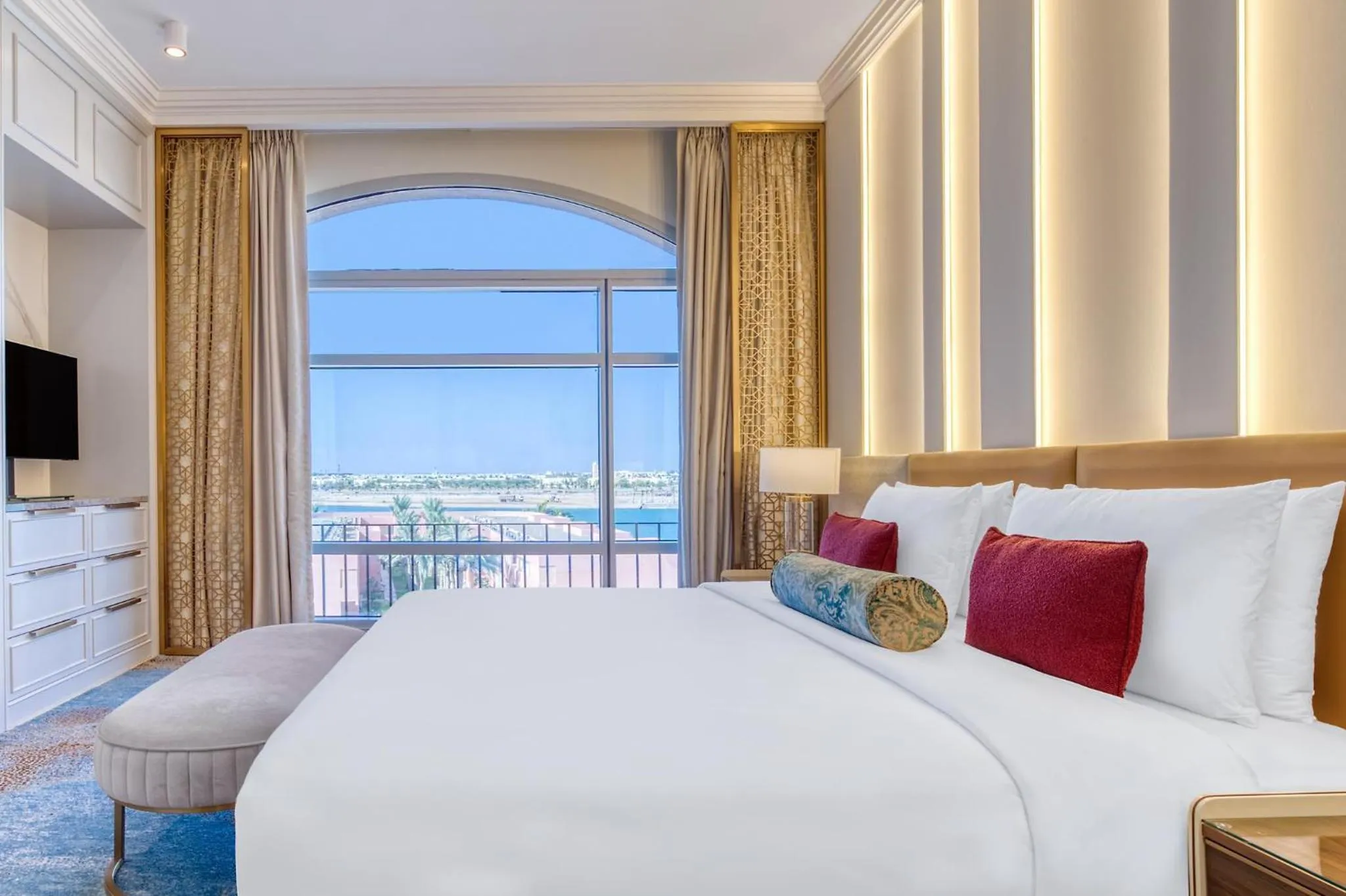 Photo of the whole room, Bed in Kempinski Hotel & Resort Sariya Yanbu Red Sea