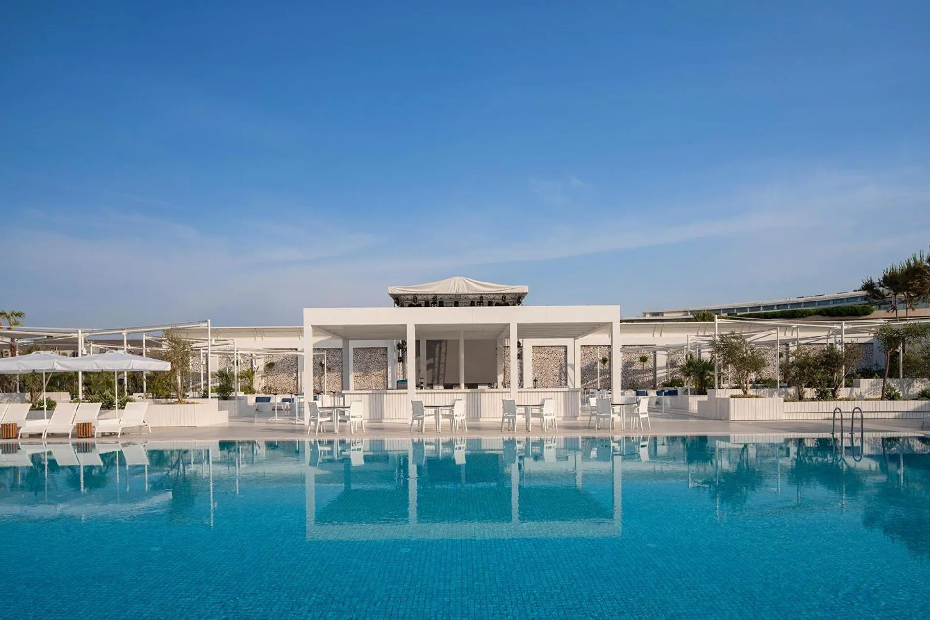 Swimming pool in Voyage Belek Golf & Spa Hotel