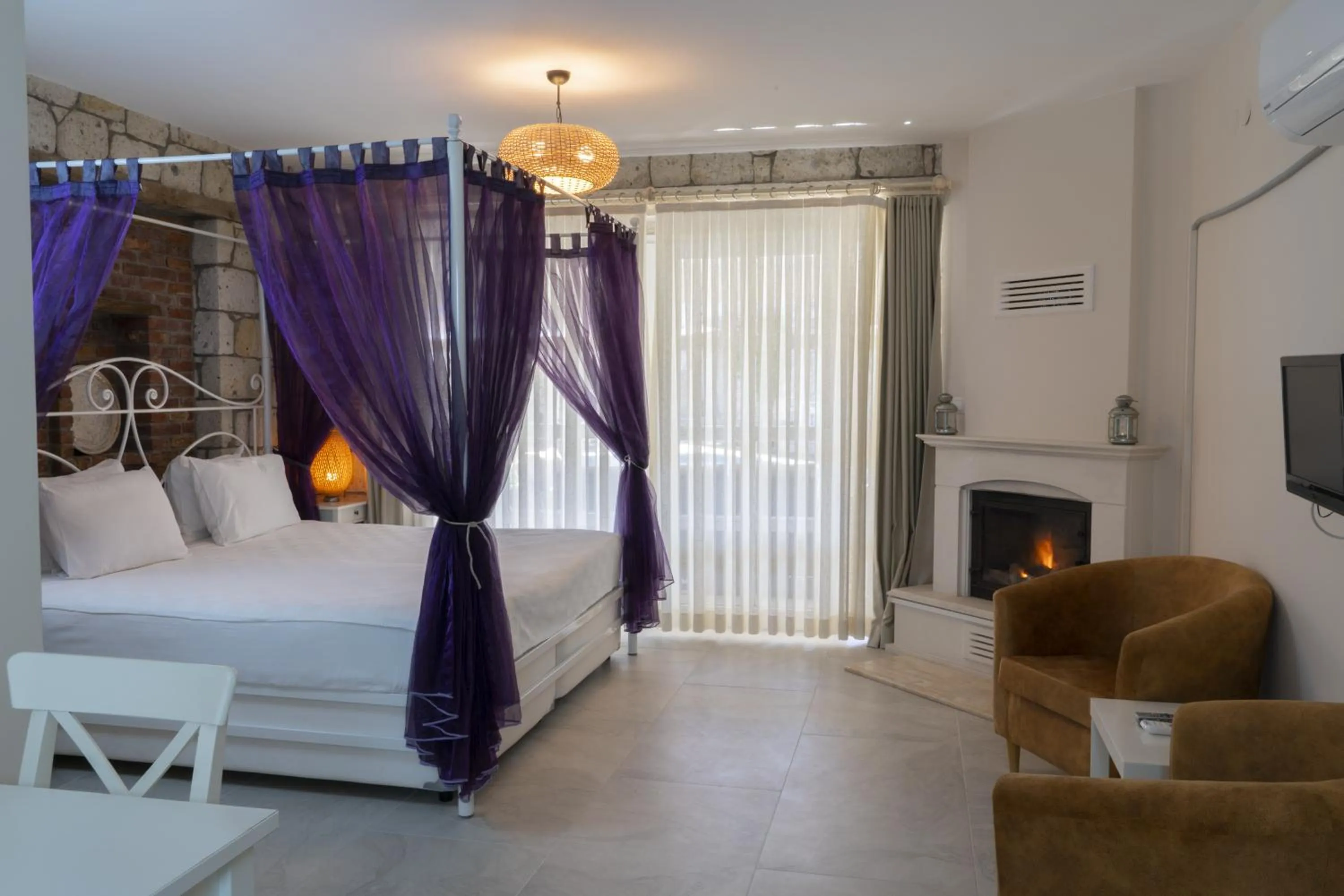 Bed in Panda Alacati Hotel